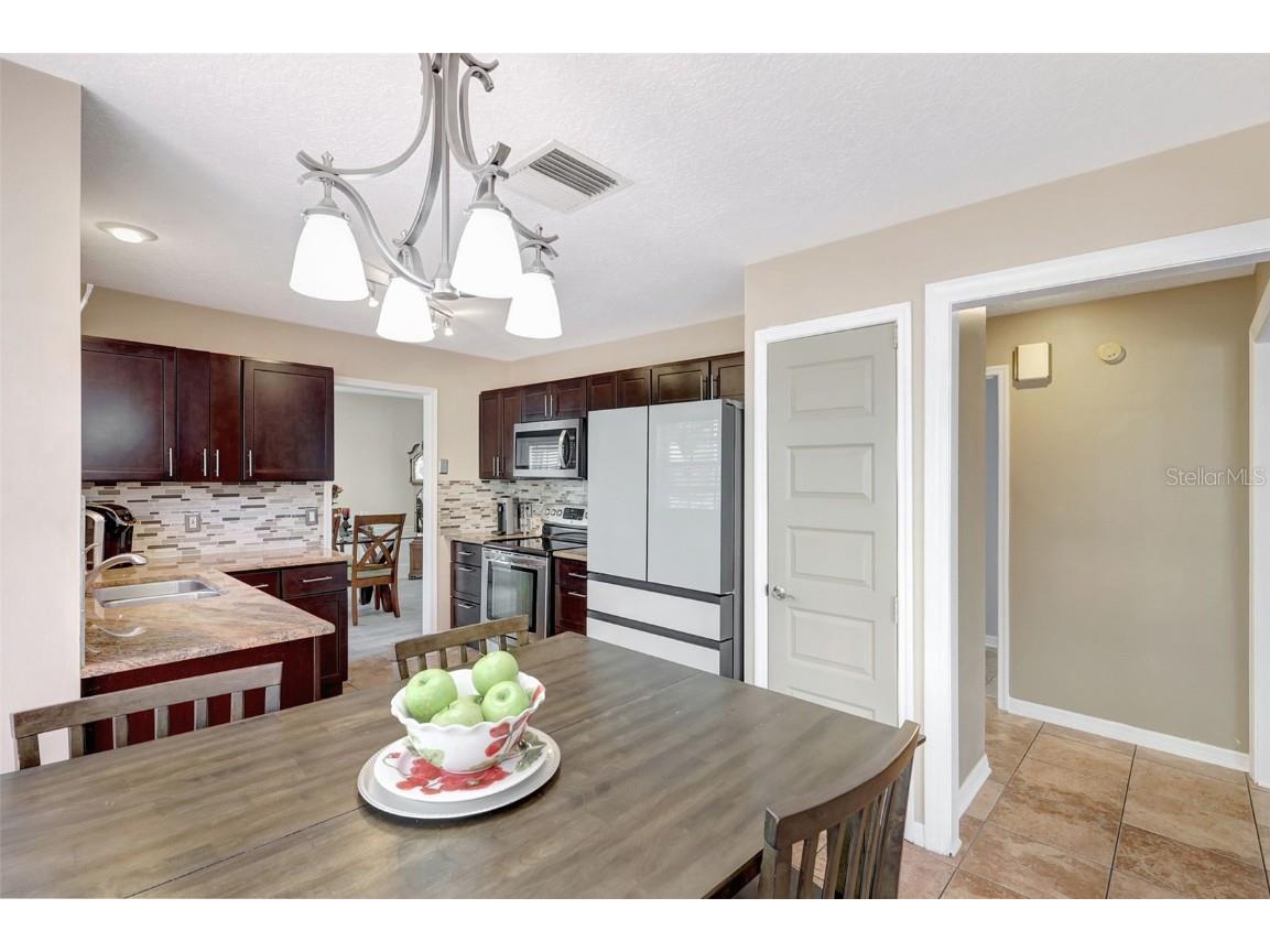 9422 Oak Meadow Court Tampa FL 33647 TB8408139 image16