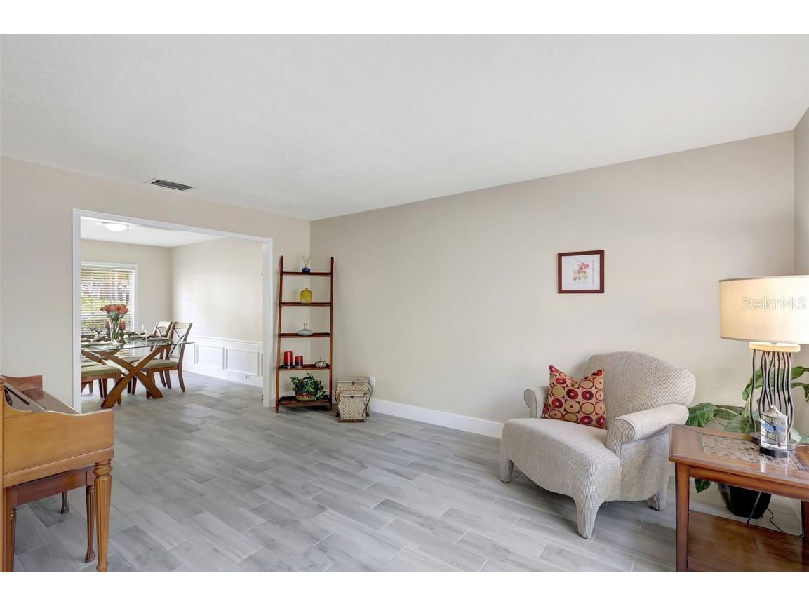 9422 Oak Meadow Court Tampa FL 33647 TB8408139 image5