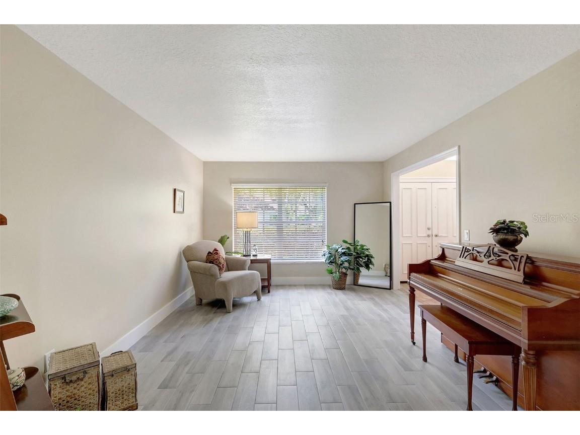 9422 Oak Meadow Court Tampa FL 33647 TB8408139 image6