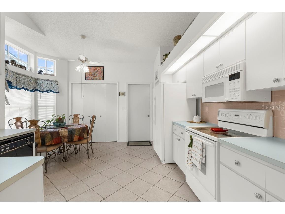 9426 Mississippi Run Weeki Wachee FL 34613 W7877610 image8