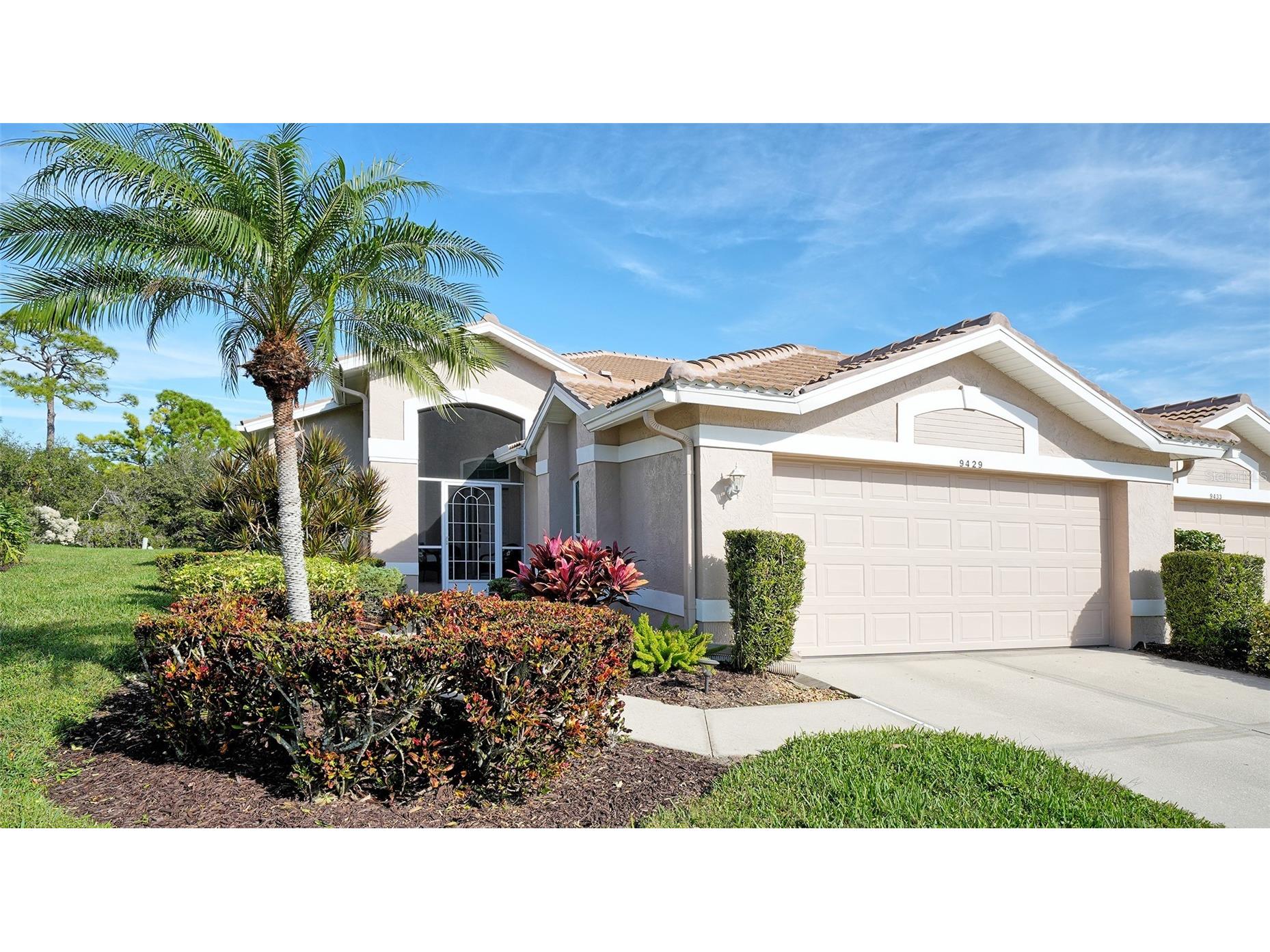 9429 Forest Hills Circle Sarasota FL 34238 A4681360 image1