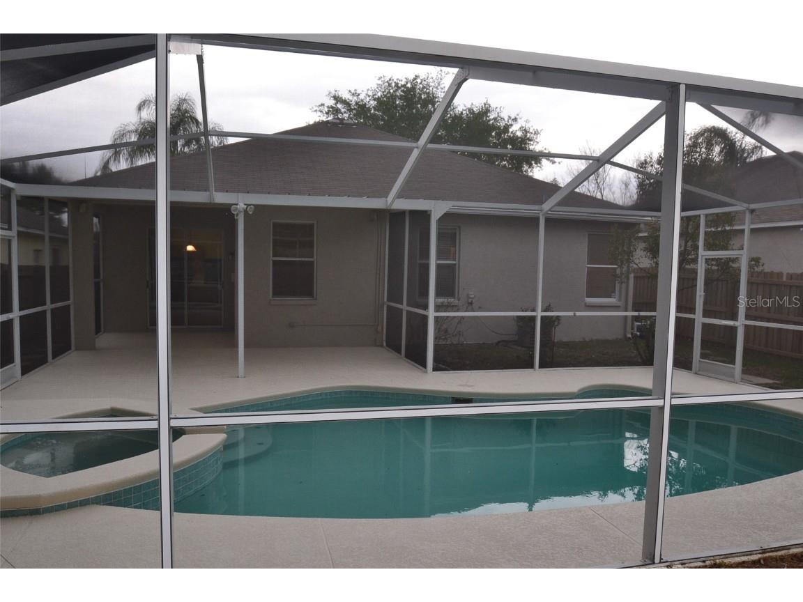 943 Grand Canyon Drive Valrico FL 33594 T3480514 image1