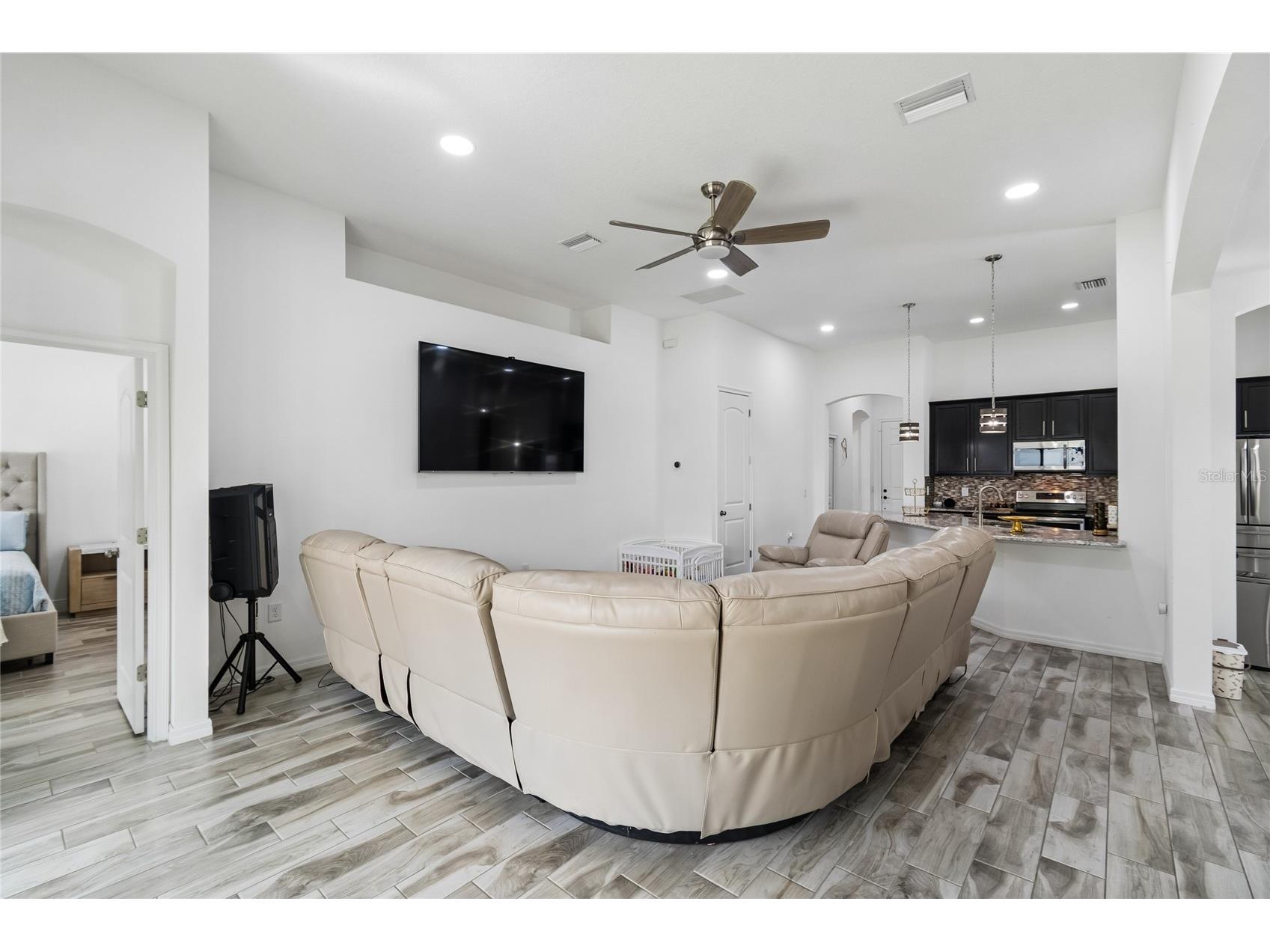 943 Old Windsor Way Spring Hill FL 34609 TB8519128 image10