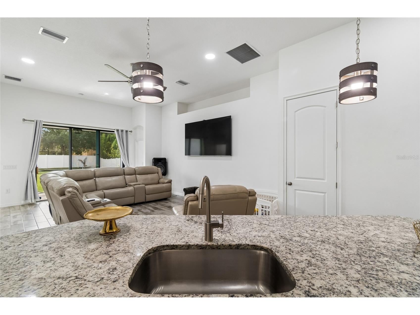 943 Old Windsor Way Spring Hill FL 34609 TB8519128 image22