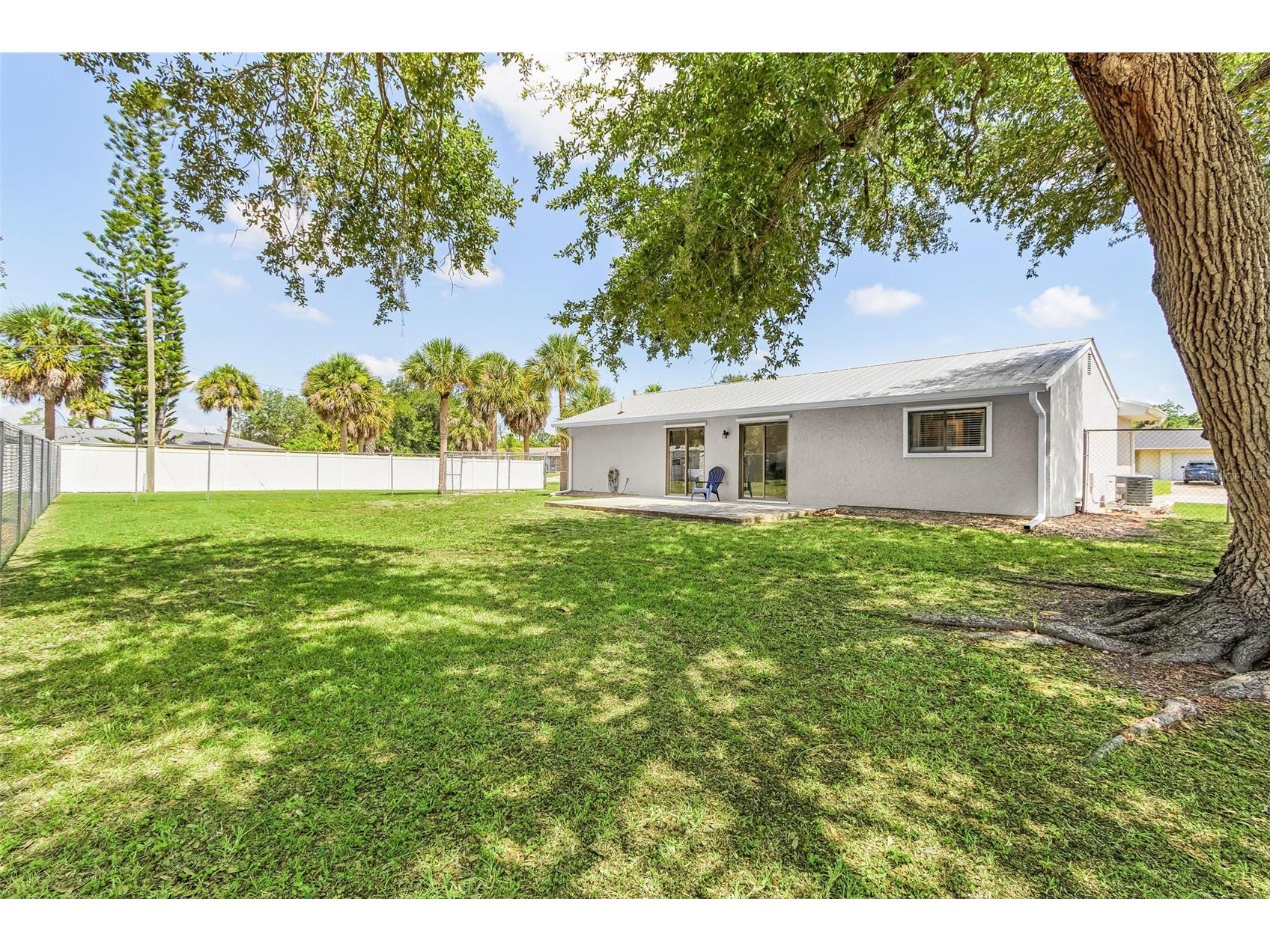 943 W Tarpon Boulevard NW Port Charlotte FL 33952 TB8523070 image19