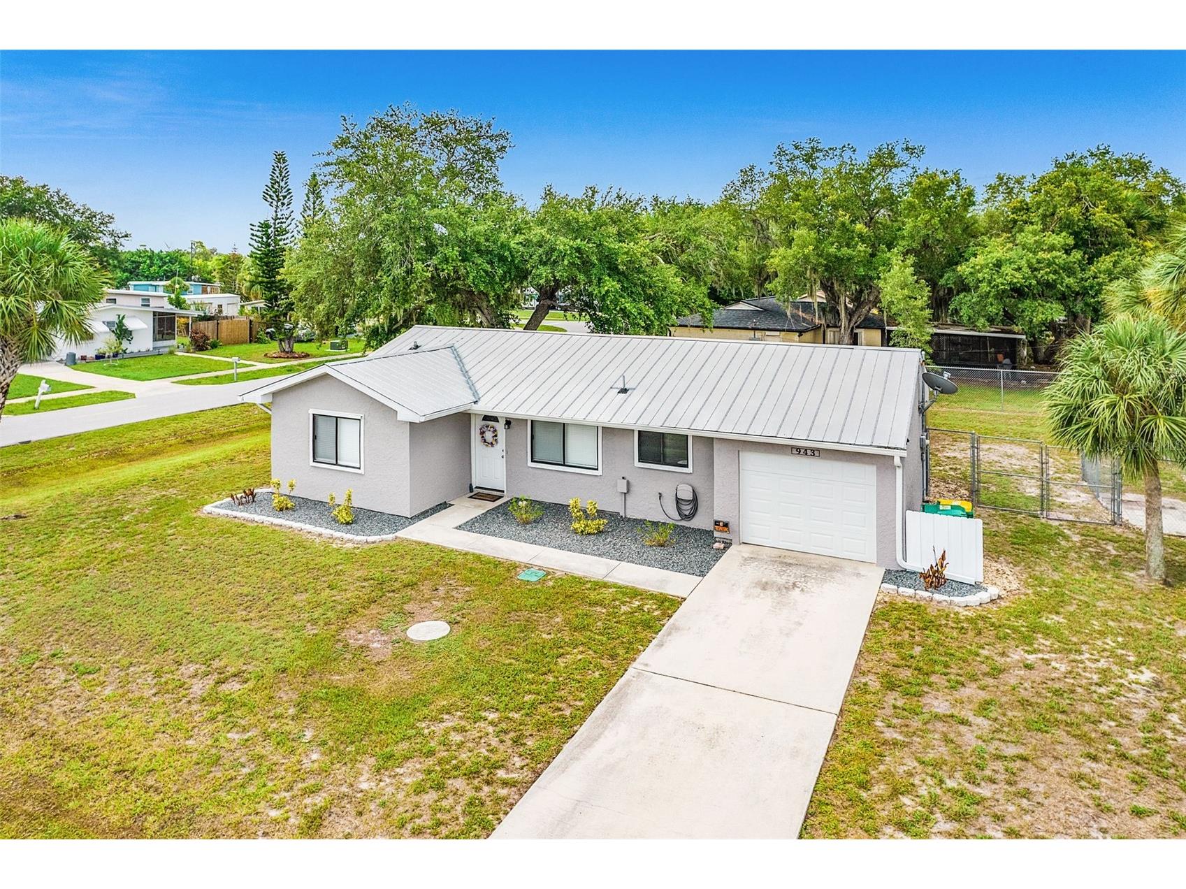 943 W Tarpon Boulevard NW Port Charlotte FL 33952 TB8523070 image22