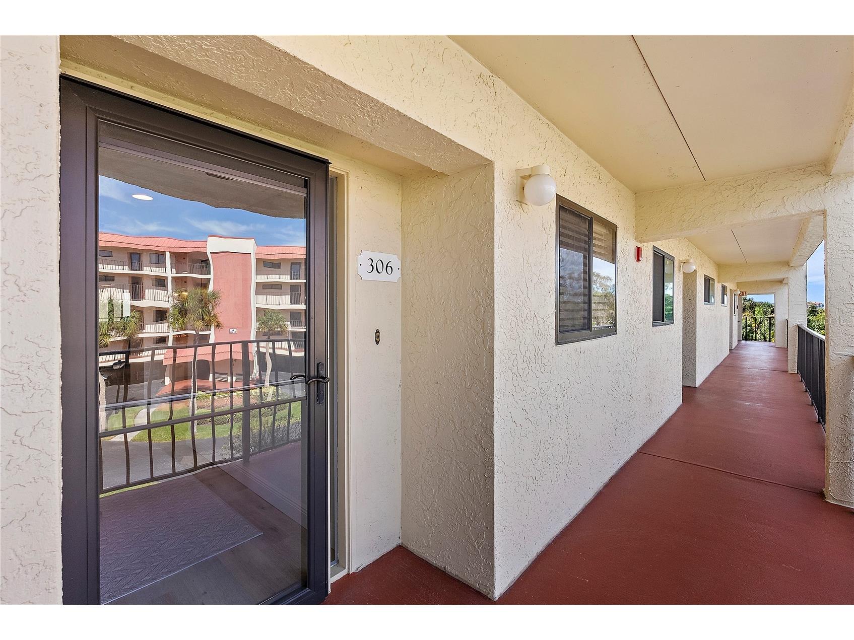 9433 Harbor Greens Way #306 Seminole FL 33776 TB8467648 image1