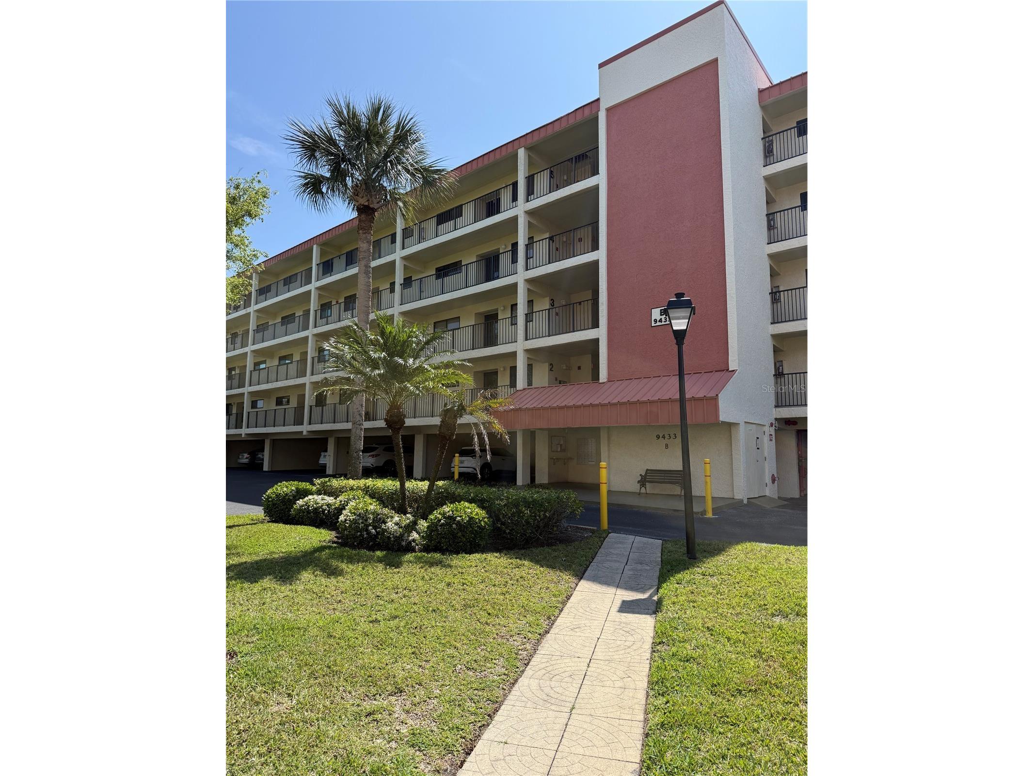 9433 Harbor Greens Way #504 Seminole FL 33776 TB8484291 image1