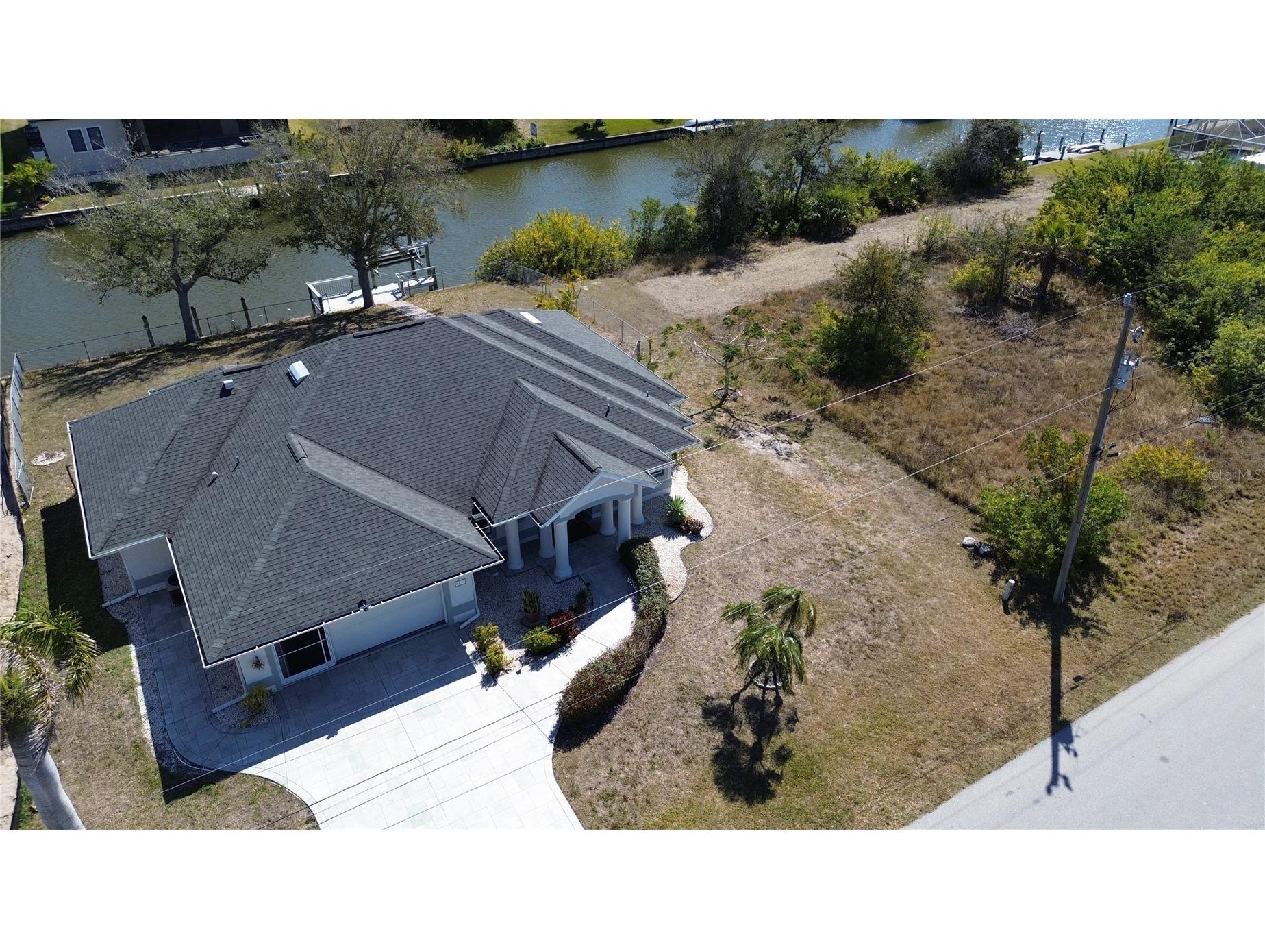 9436 Spring Circle Port Charlotte FL 33981 - ROSEBUD WATERWAY D6146065 image1