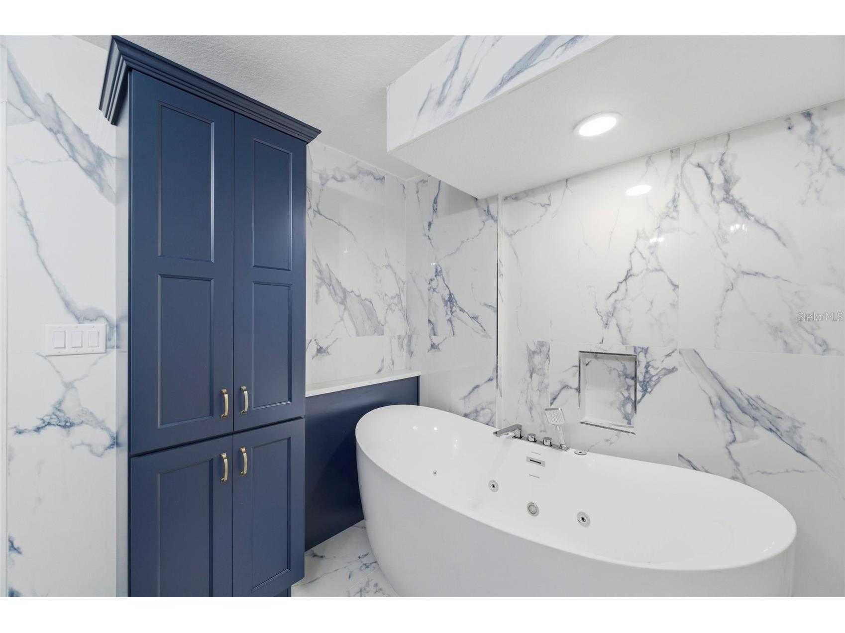 9438 Tara Cay Court #27 Seminole FL 33776 TB8497940 image25