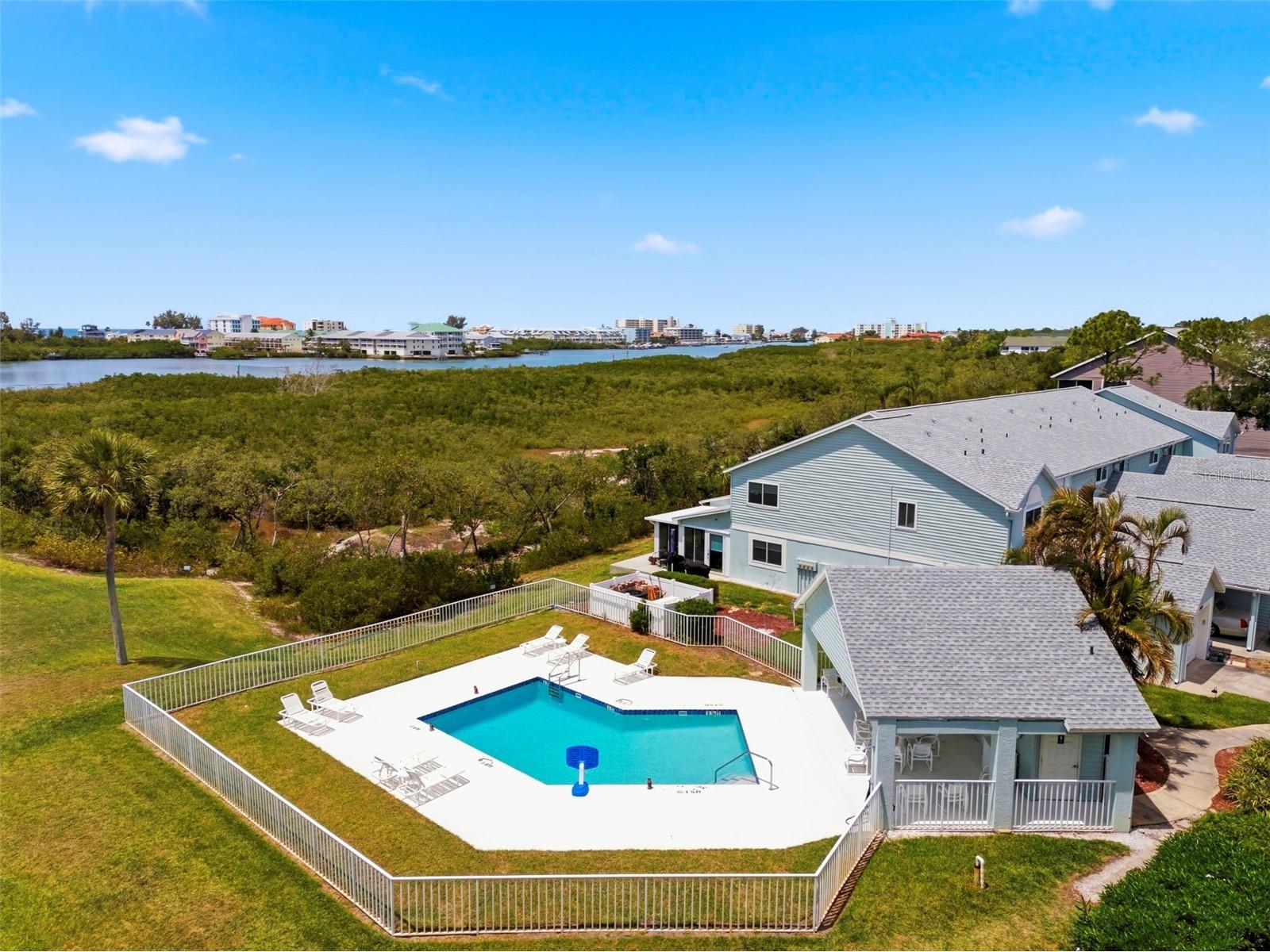 9438 Tara Cay Court #27 Seminole FL 33776 TB8497940 image42