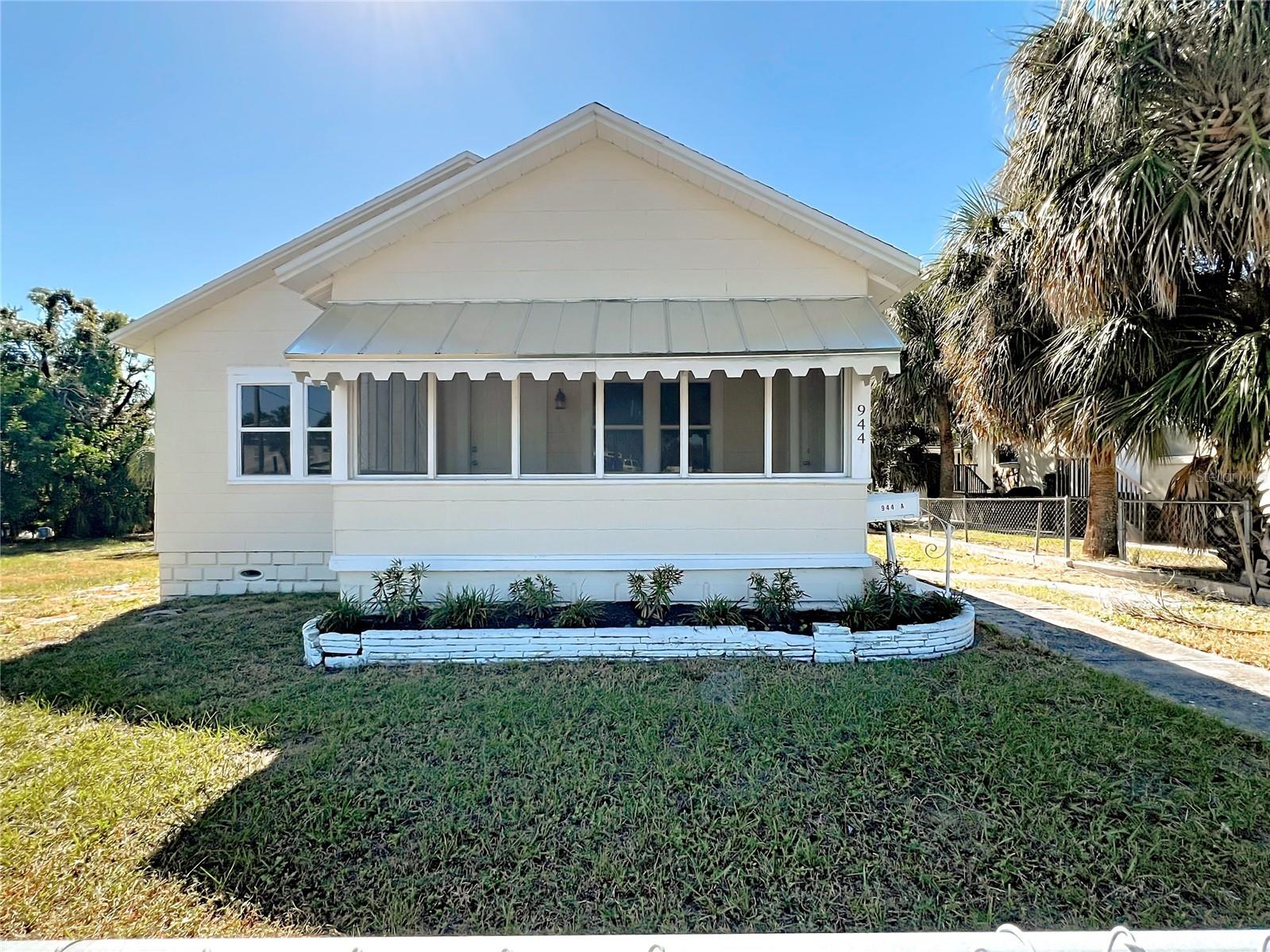944 18th Avenue S Saint Petersburg FL 33705 TB8447251 image1