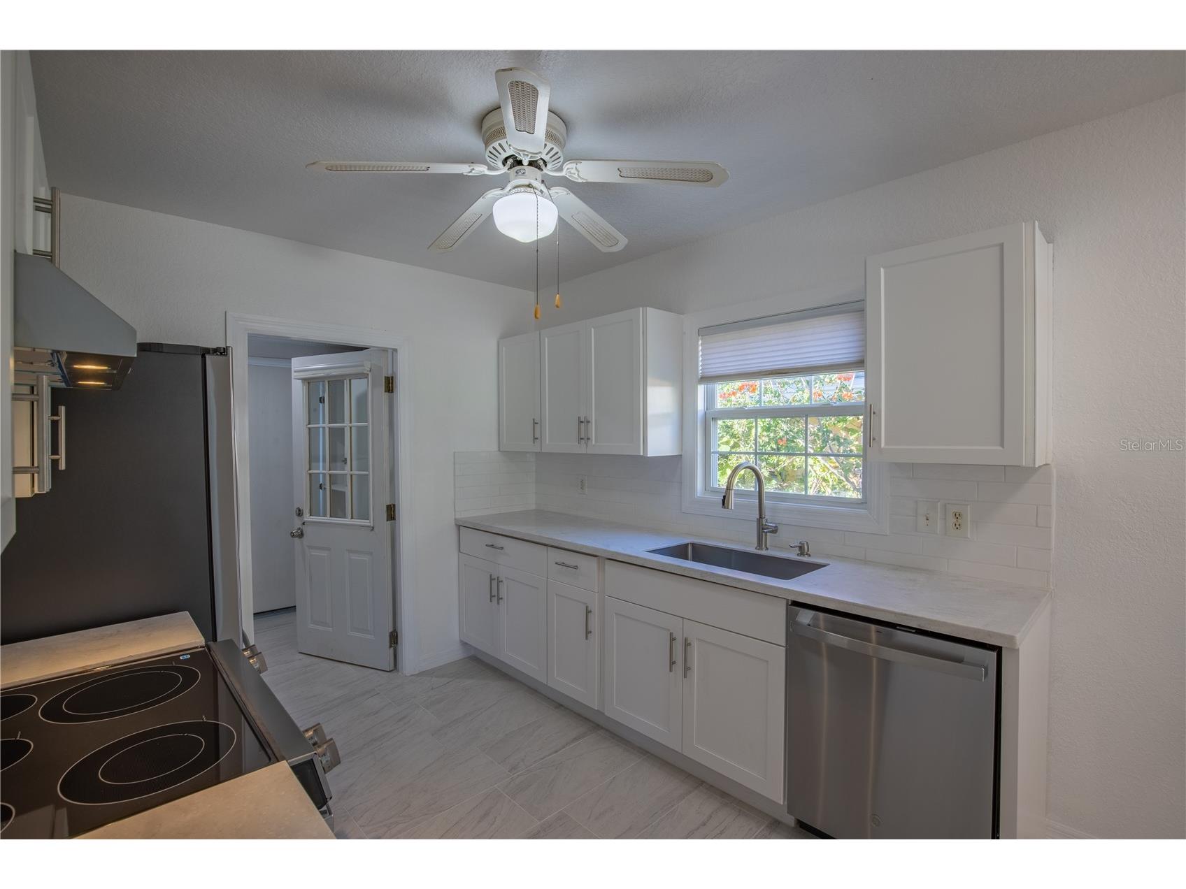 944 Bruce Avenue Clearwater Beach FL 33767 TB8465912 image11