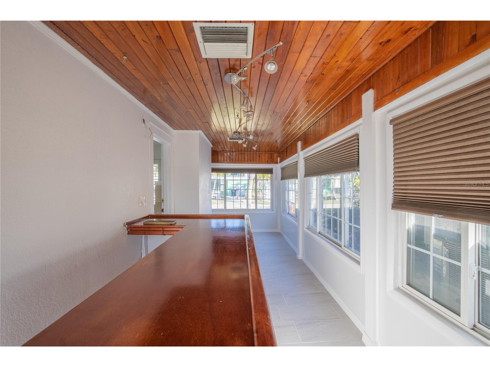 944 Bruce Avenue Clearwater Beach FL 33767 TB8465912 image32