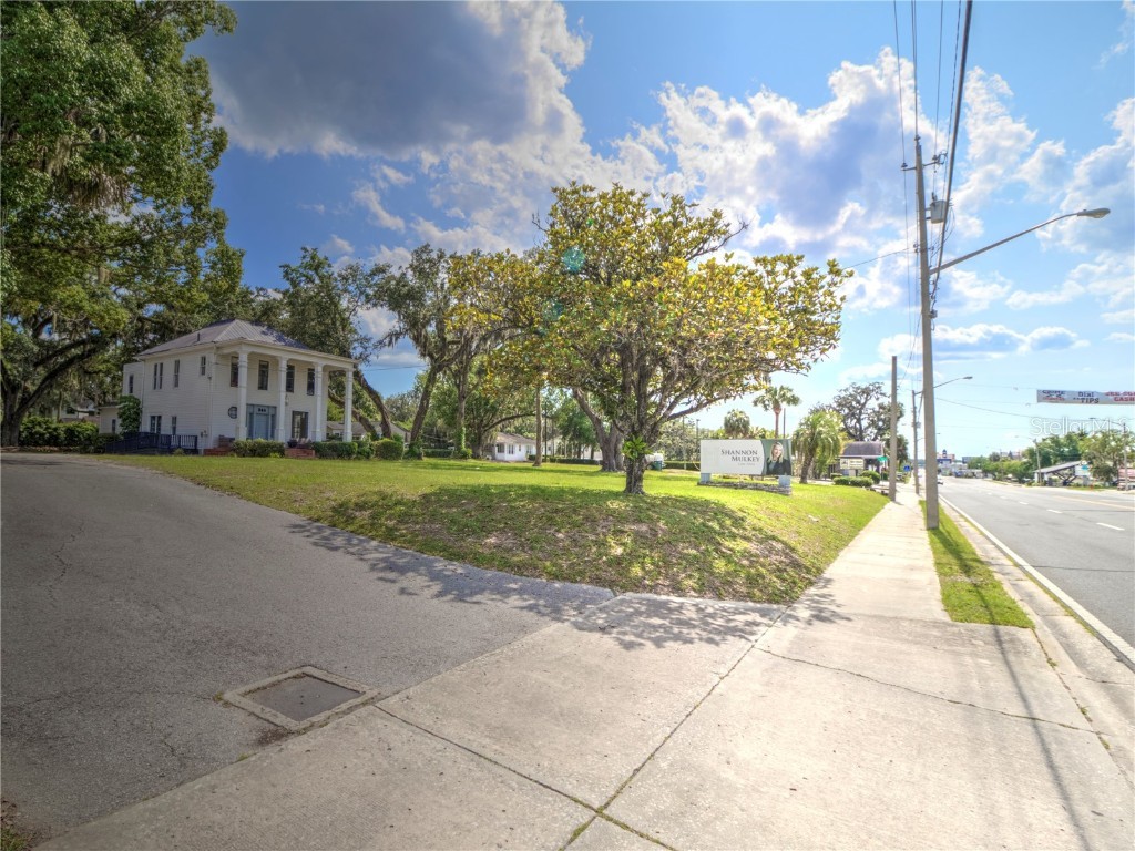 944 E Silver Springs Boulevard Ocala FL 34470 OM702846 image2