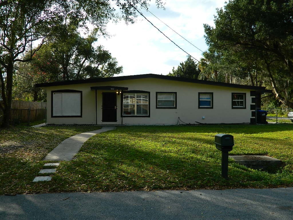 944 Kensington Drive Orlando FL 32808 O6178695 image1