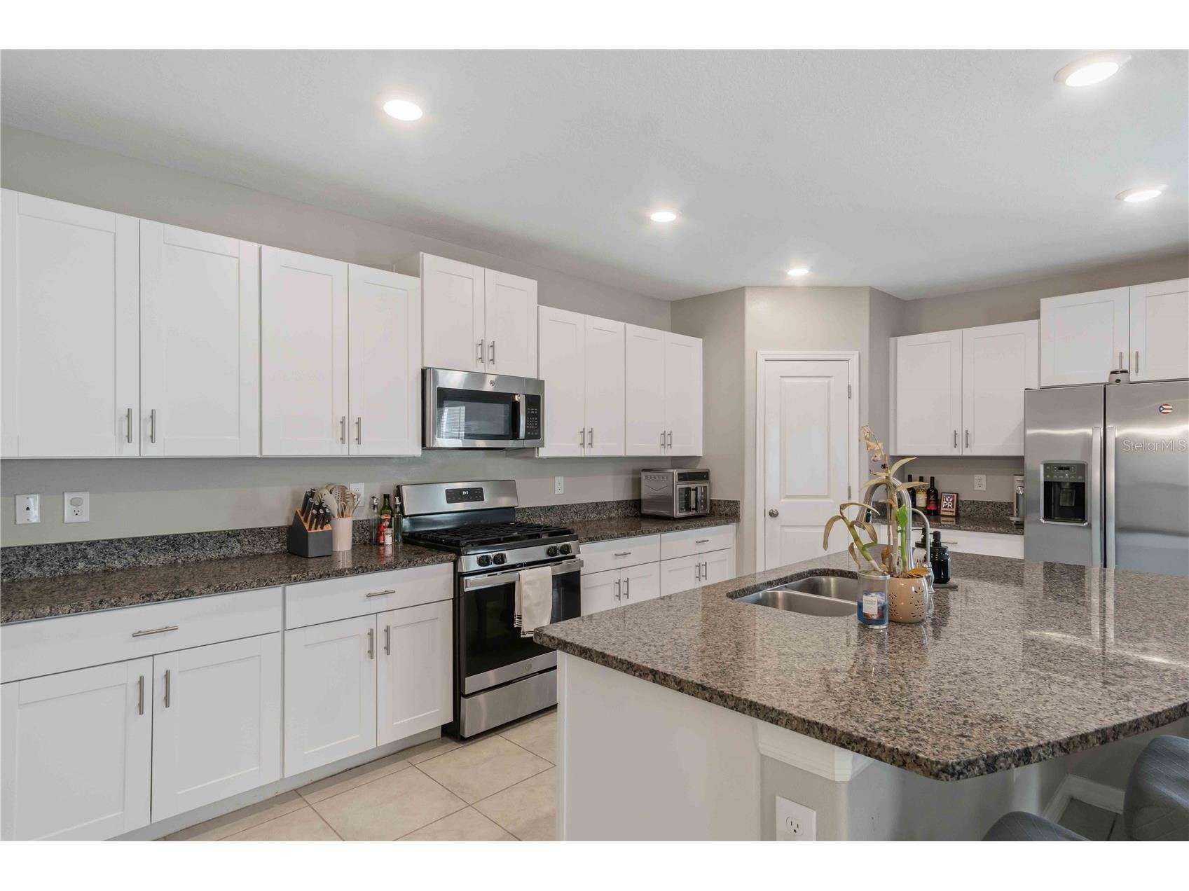 9440 Lemon Drop Loop Sun City Center FL 33573 C7526466 image11