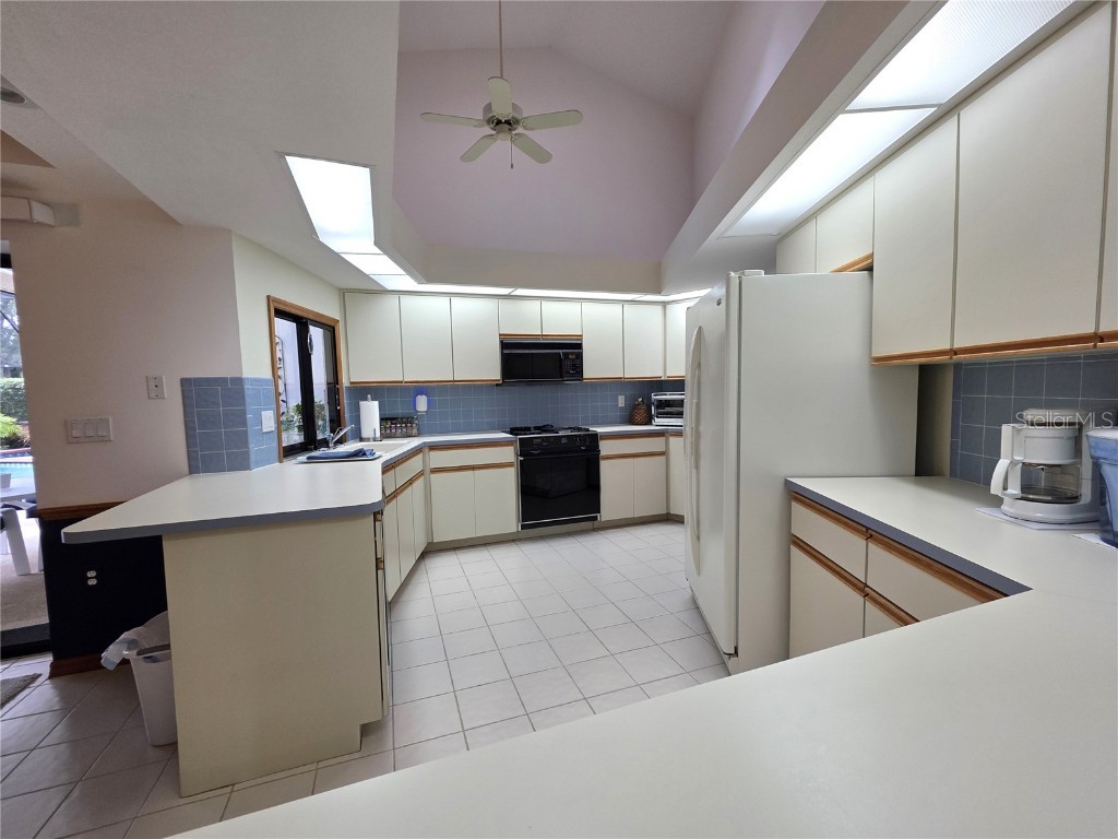 9446 Ashley Drive Weeki Wachee FL 34613 W7880129 image9