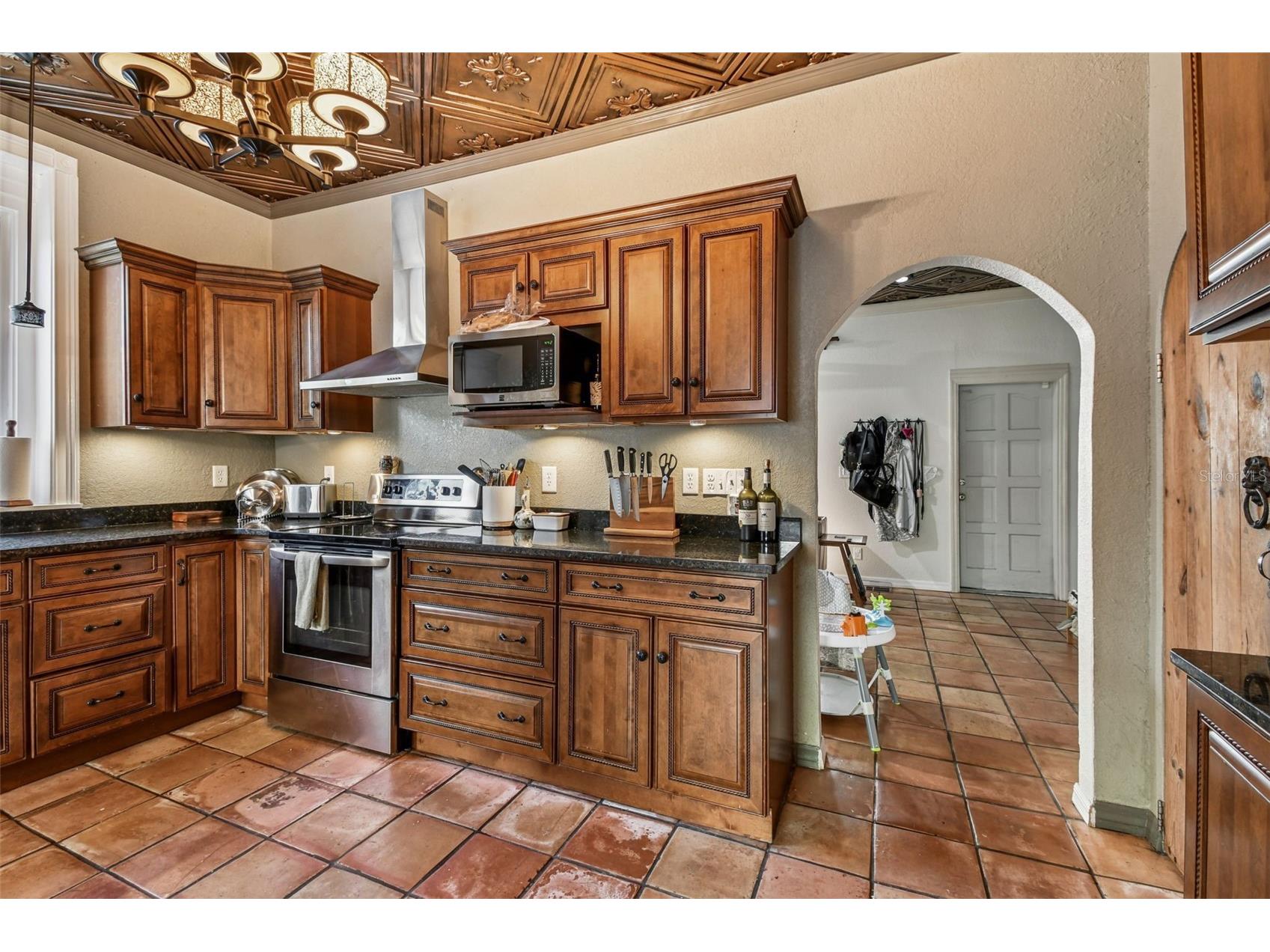 945 11th Street N Saint Petersburg FL 33705 TB8478997 image12