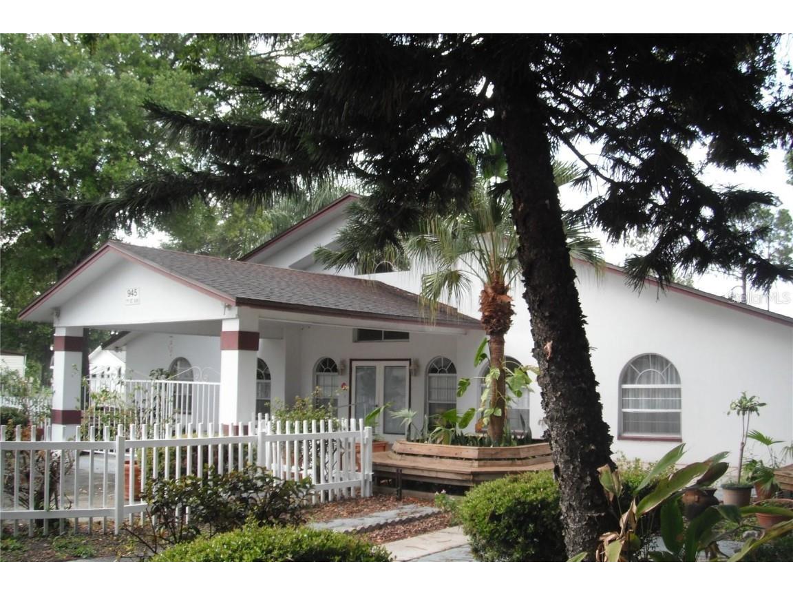 945 7th Street NW Largo FL 33770 U8209447 image1
