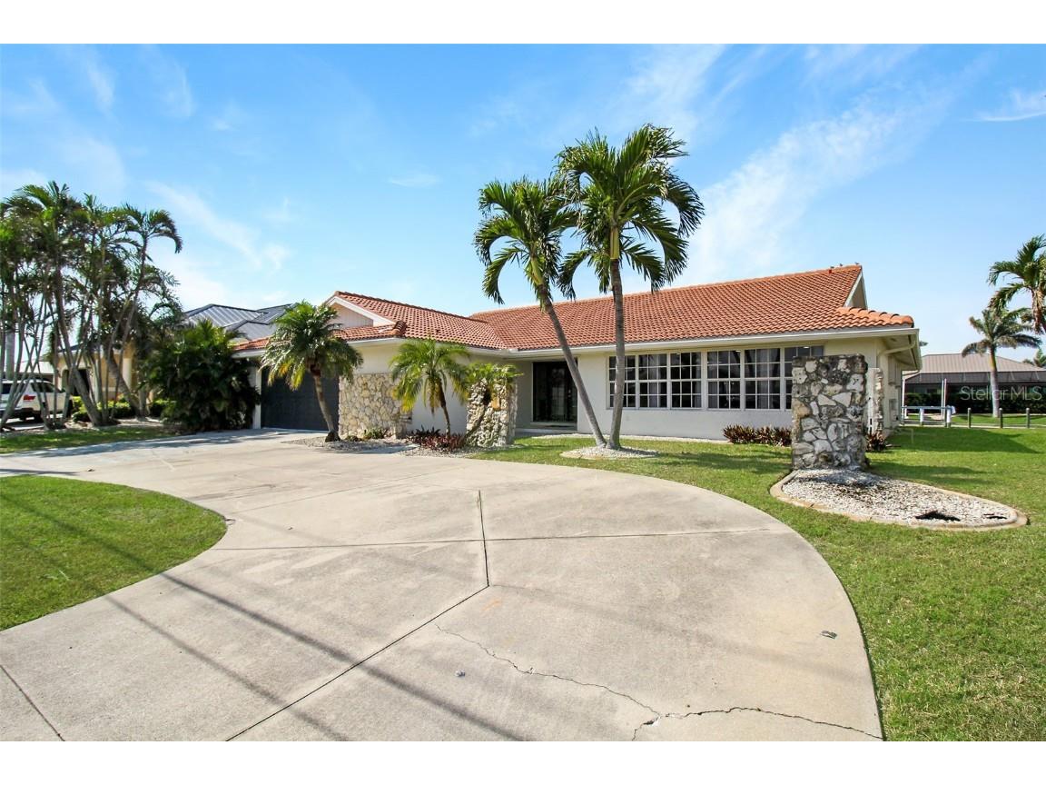 945 Bal Harbor Boulevard Punta Gorda FL 33950 A4649808 image2