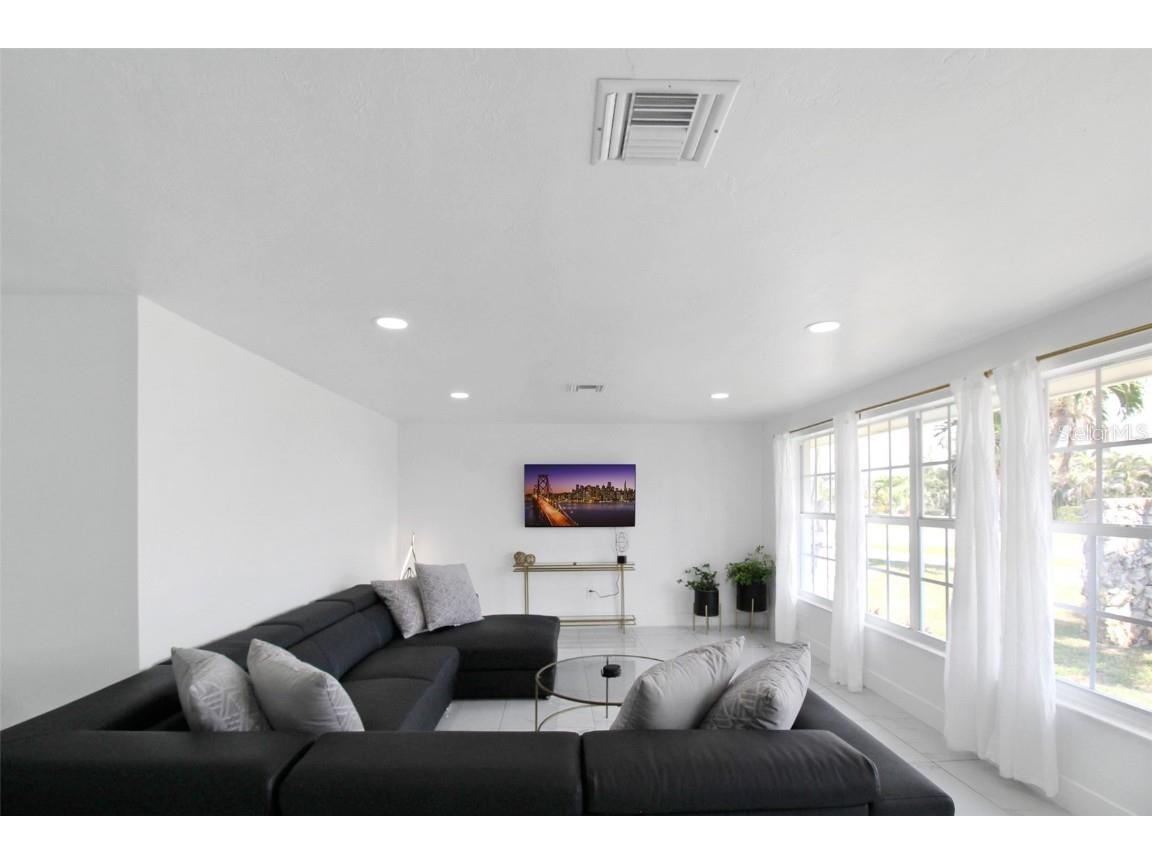 945 Bal Harbor Boulevard Punta Gorda FL 33950 A4649808 image9