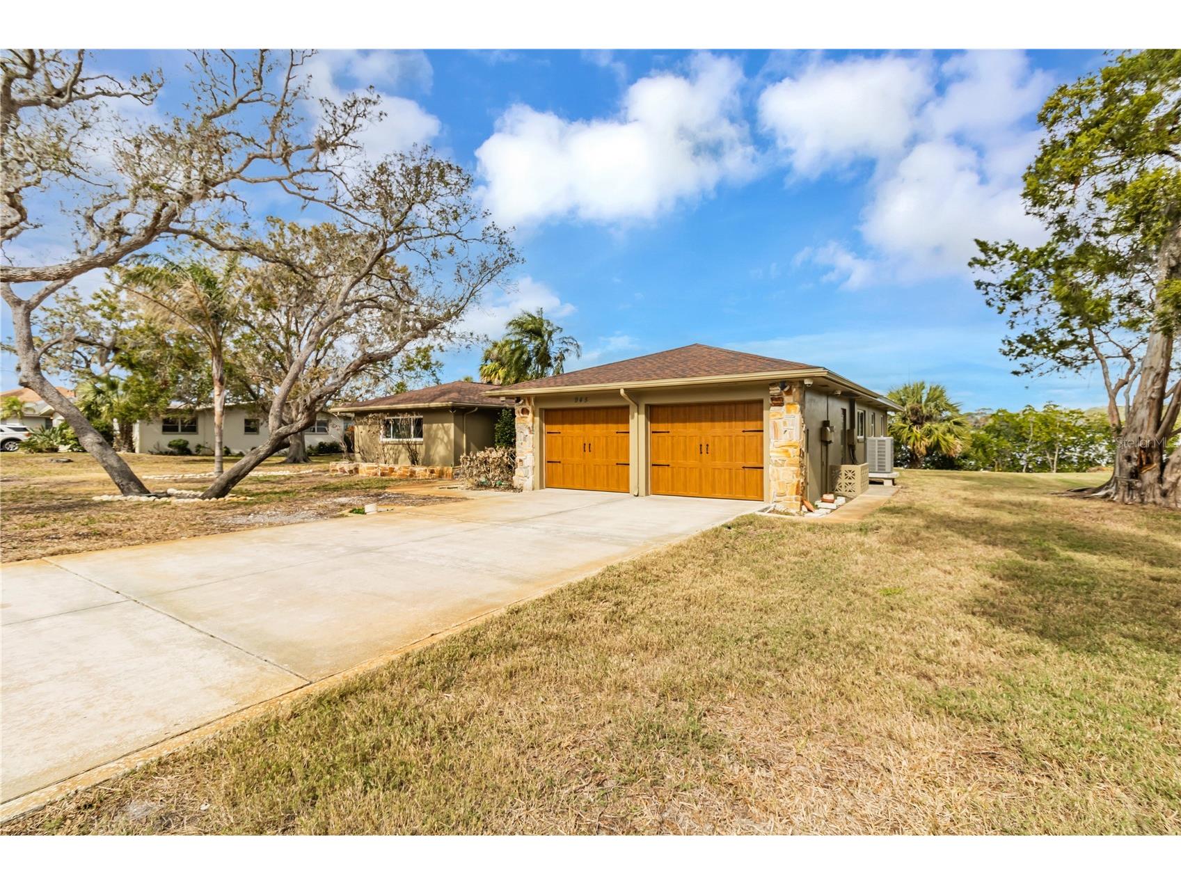 945 Bayshore Drive Tarpon Springs FL 34689 TB8331692 image1