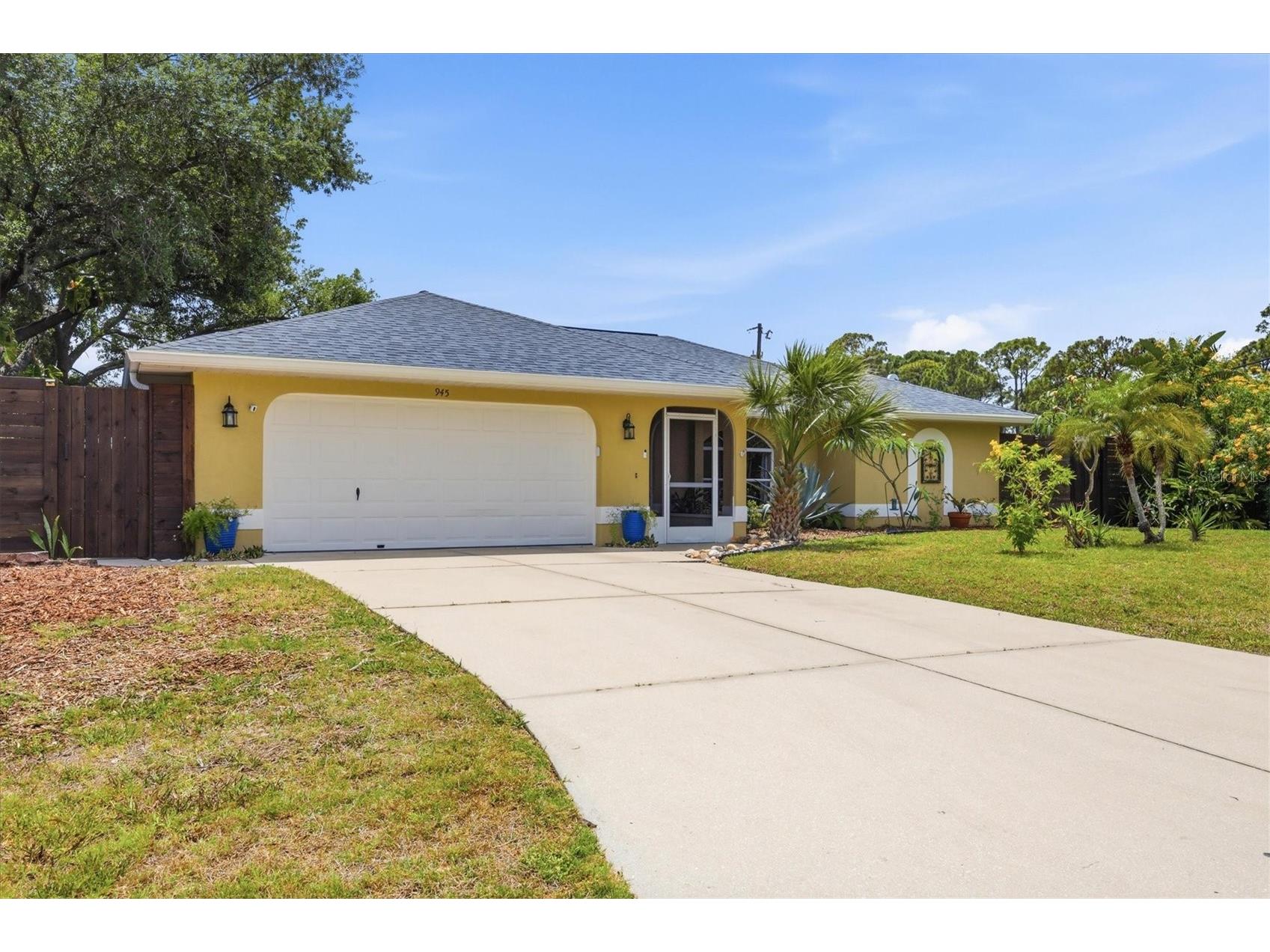 945 Macon Road Venice FL 34293 A4691411 image1