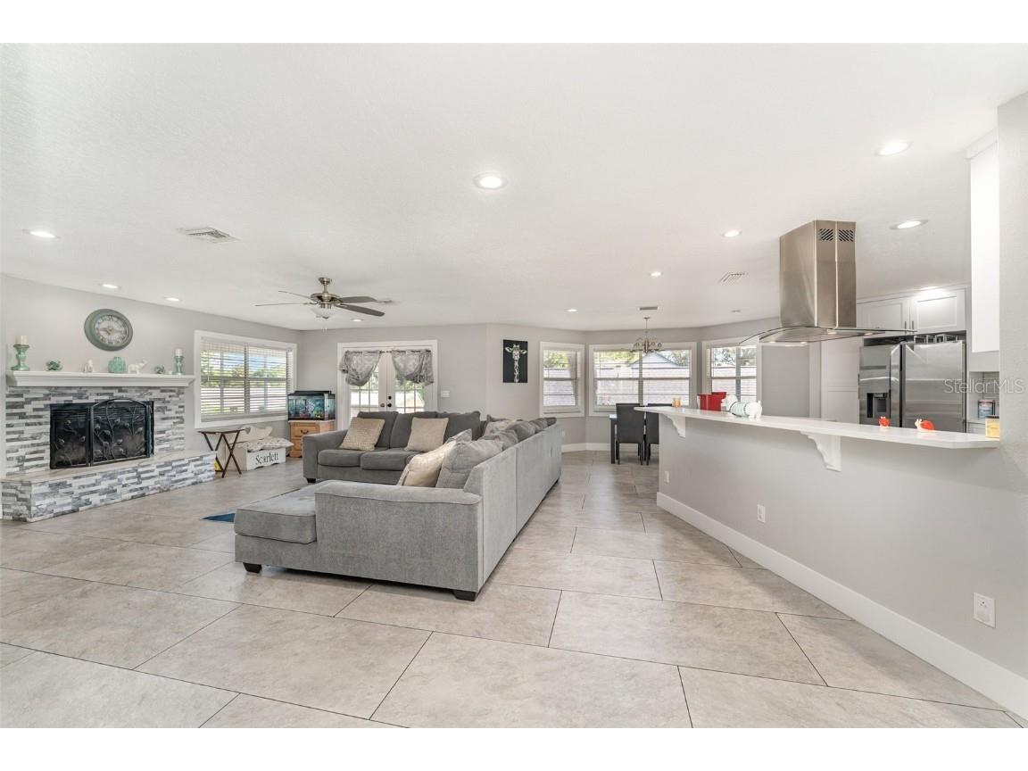 945 Shawna Shores Haines City FL 33844 TB8438930 image4