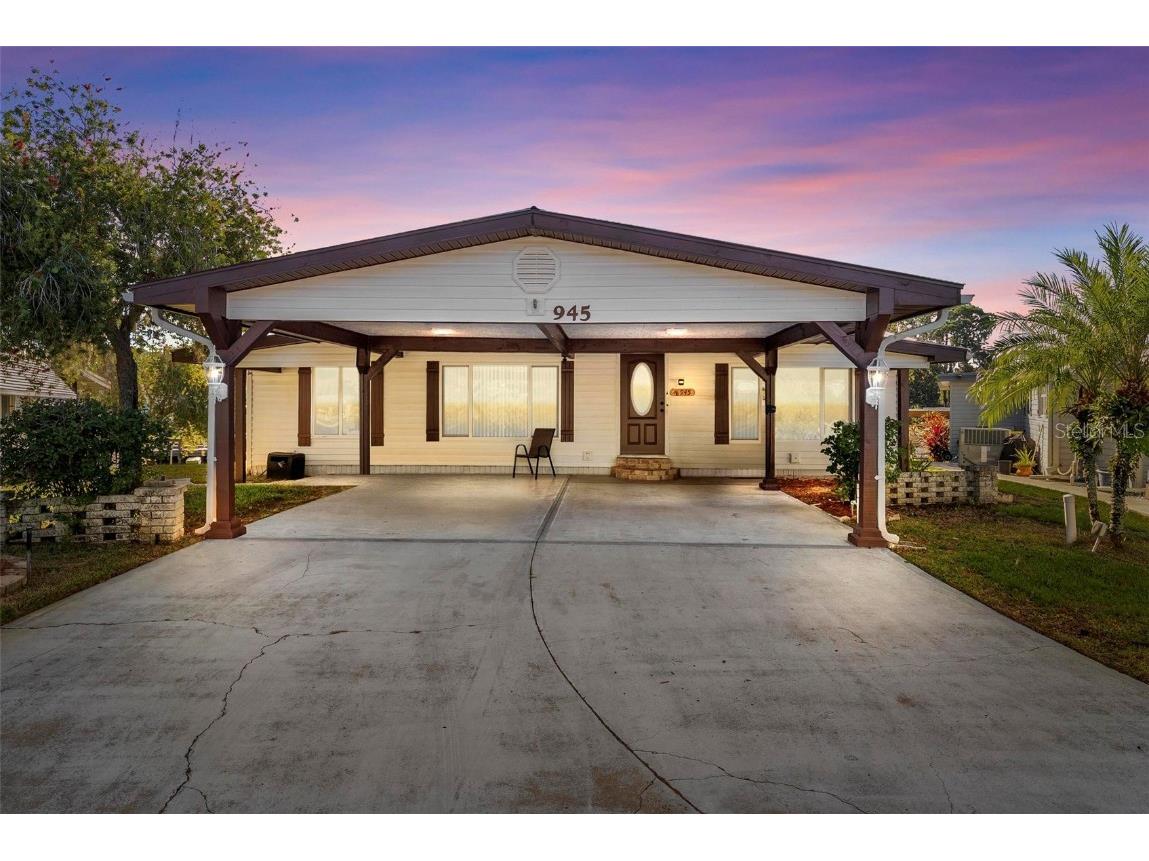 945 Todd Way Tavares FL 32778 - HARRIS CHAIN OF LAKES G5103776 image1