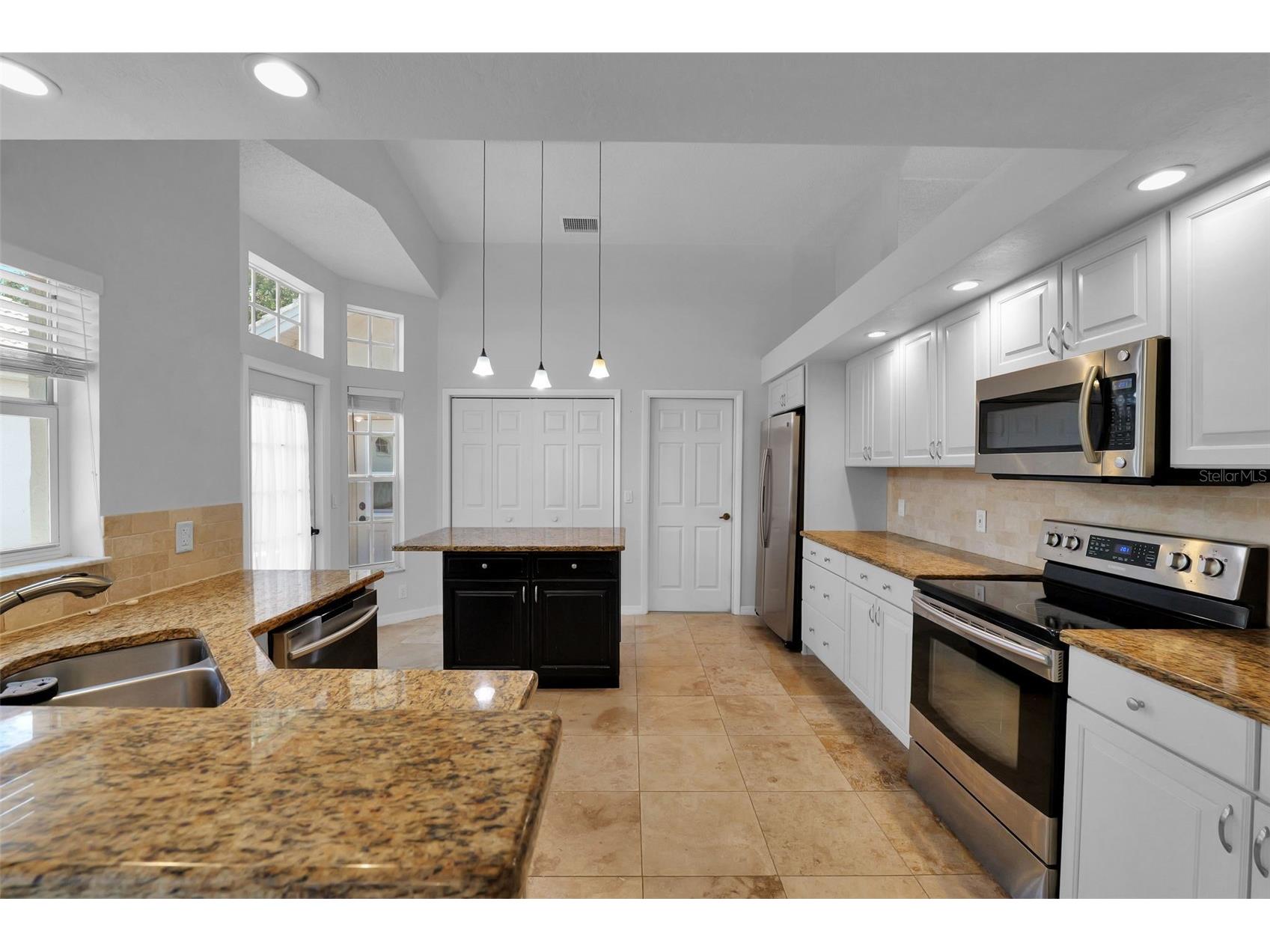 9450 Mississippi Run Weeki Wachee FL 34613 TB8518553 image8