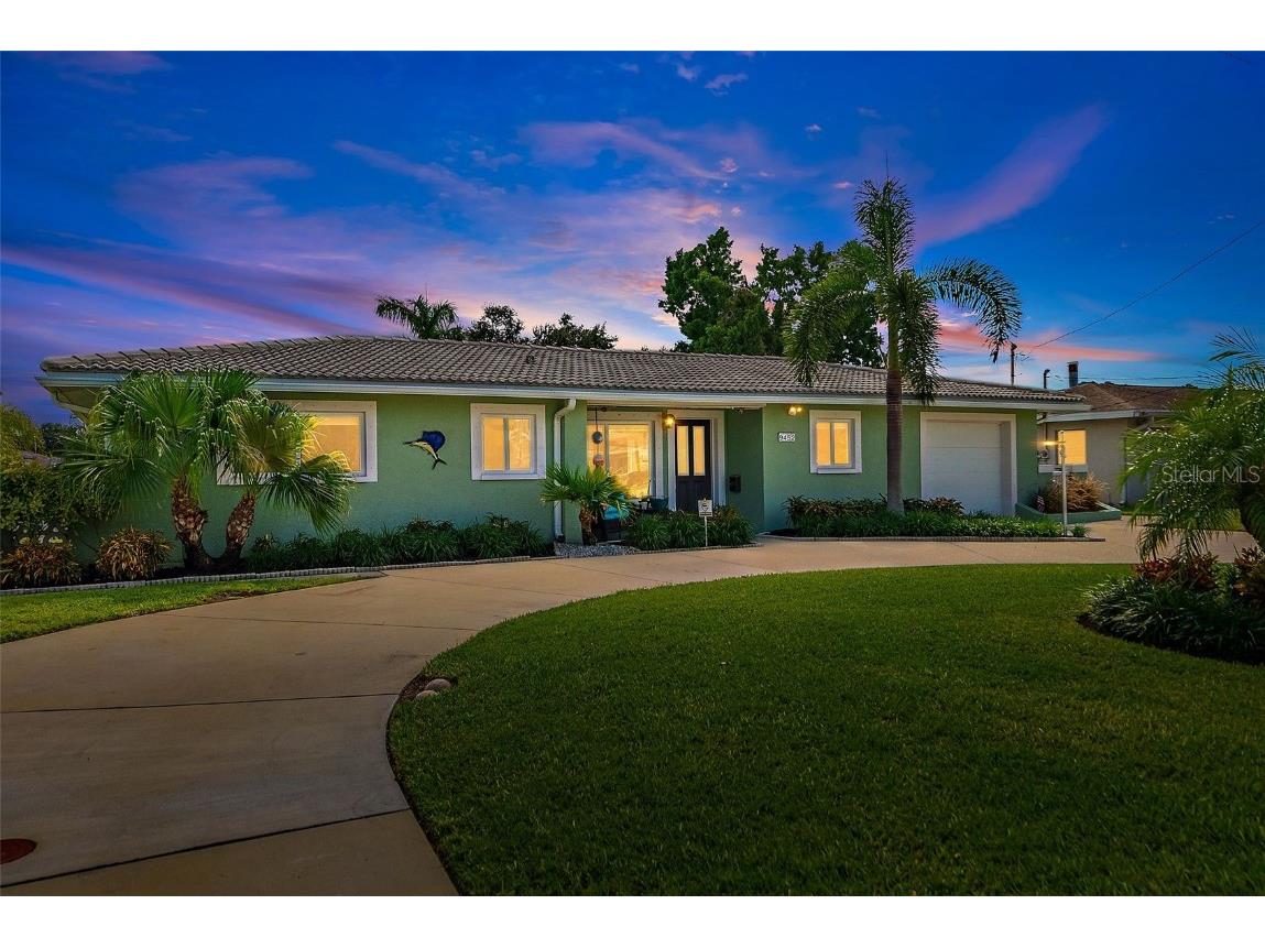 9452 Treasure Lane NE Saint Petersburg FL 33702 - RIVIERA BAY U8216689 image1