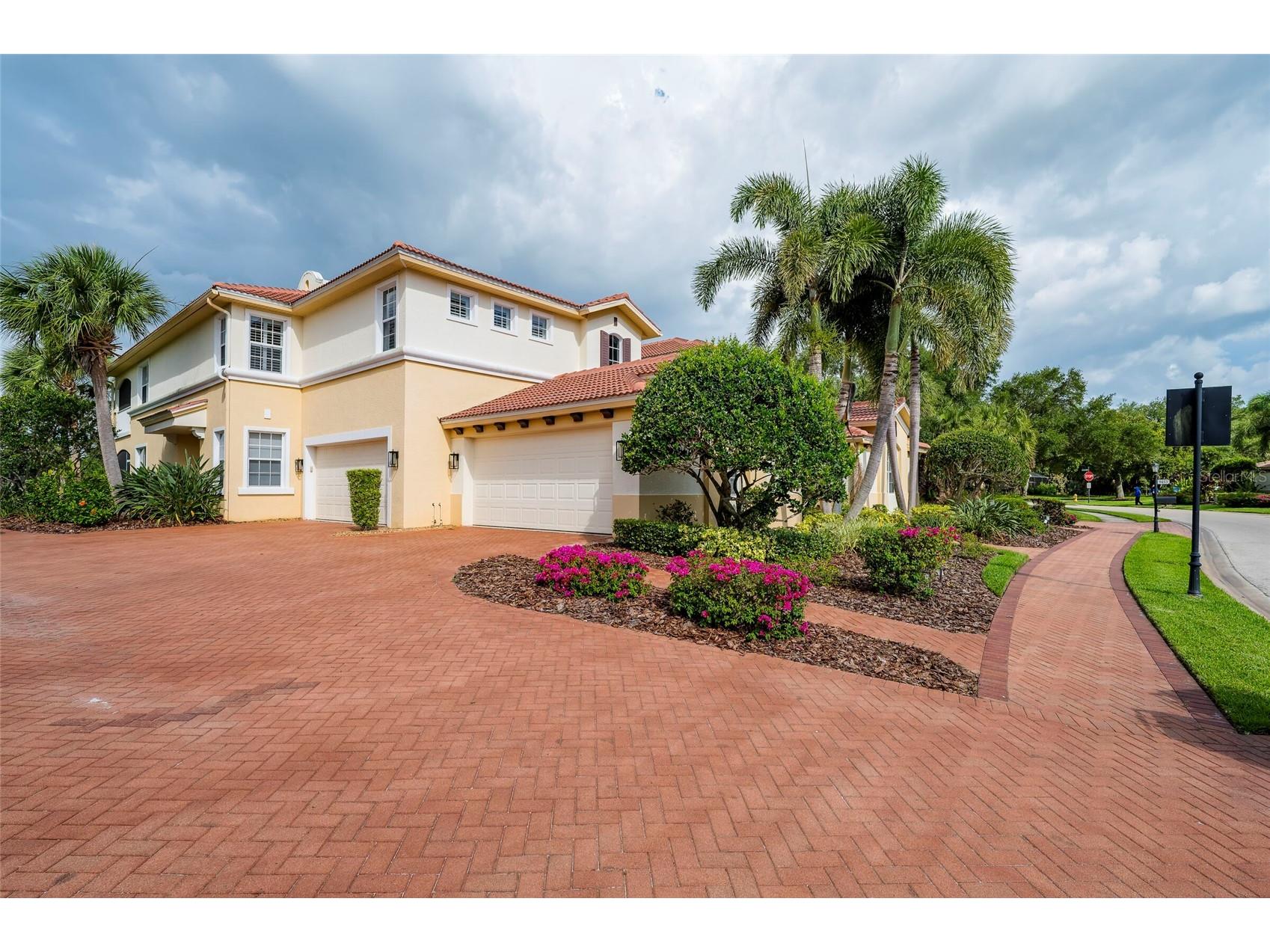 9453 NE Discovery Terrace #201C Bradenton FL 34212 TB8513722 image1