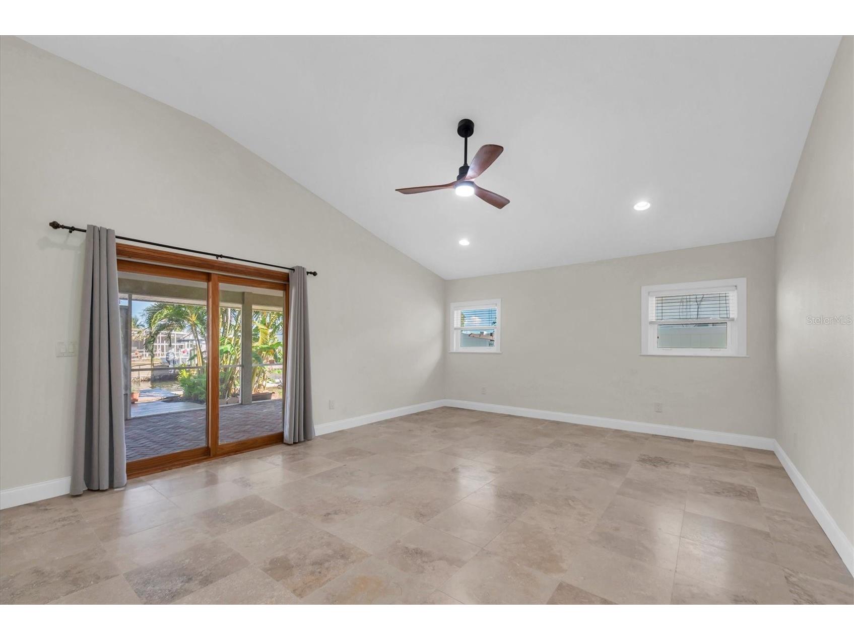 9453 Treasure Lane NE Saint Petersburg FL 33702 TB8463125 image13