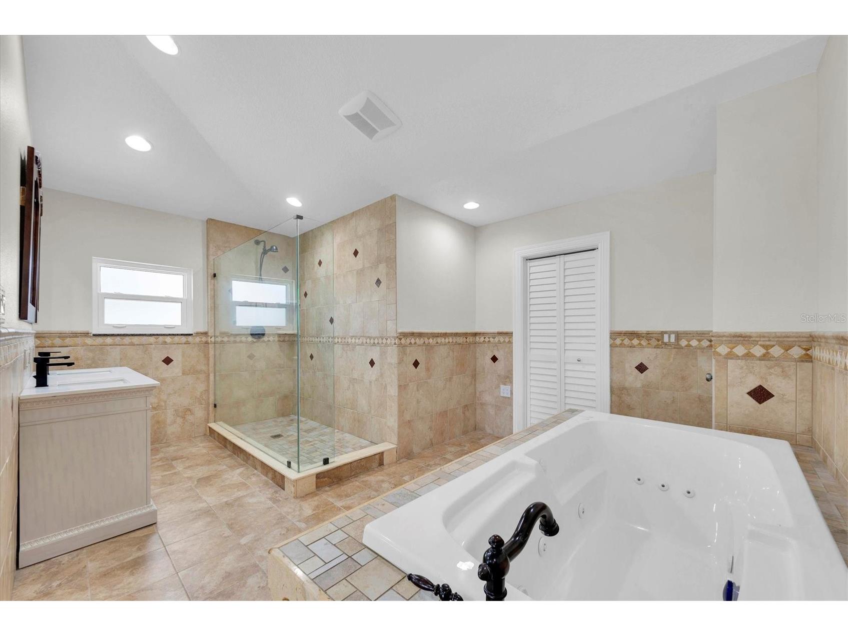 9453 Treasure Lane NE Saint Petersburg FL 33702 TB8463125 image16