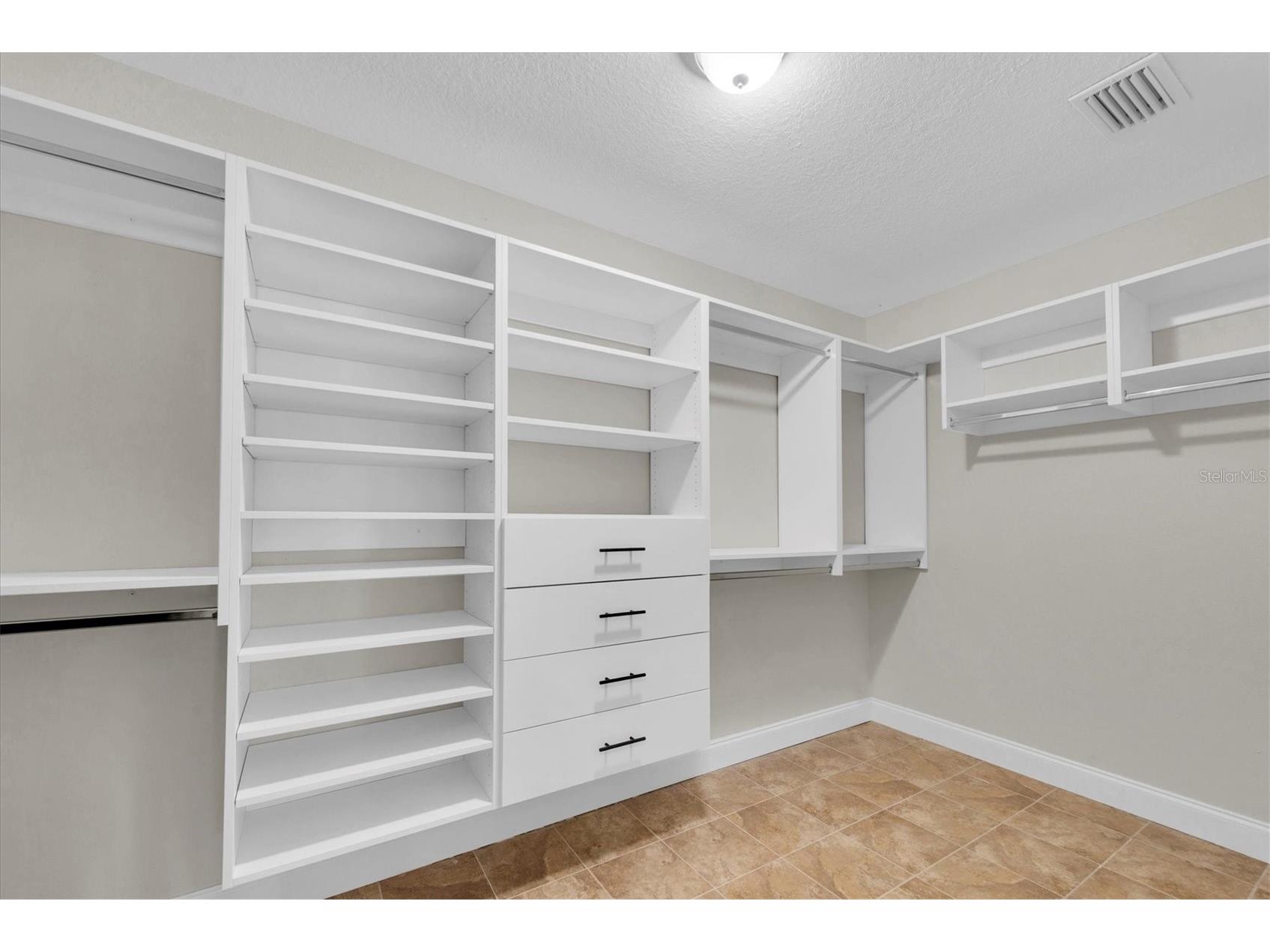 9453 Treasure Lane NE Saint Petersburg FL 33702 TB8463125 image19