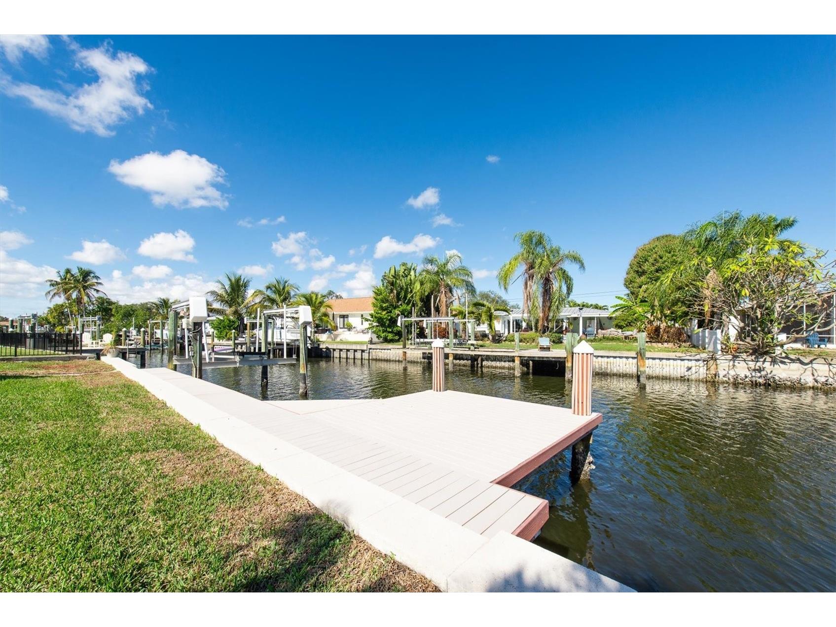 9453 Treasure Lane NE Saint Petersburg FL 33702 TB8463125 image29