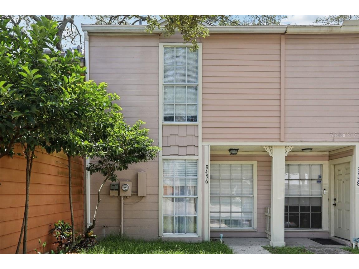 9456 Forest Hills Circle Tampa FL 33612 TB8412329 image1