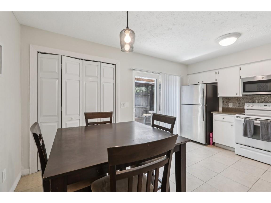 9456 Forest Hills Circle Tampa FL 33612 TB8412329 image10