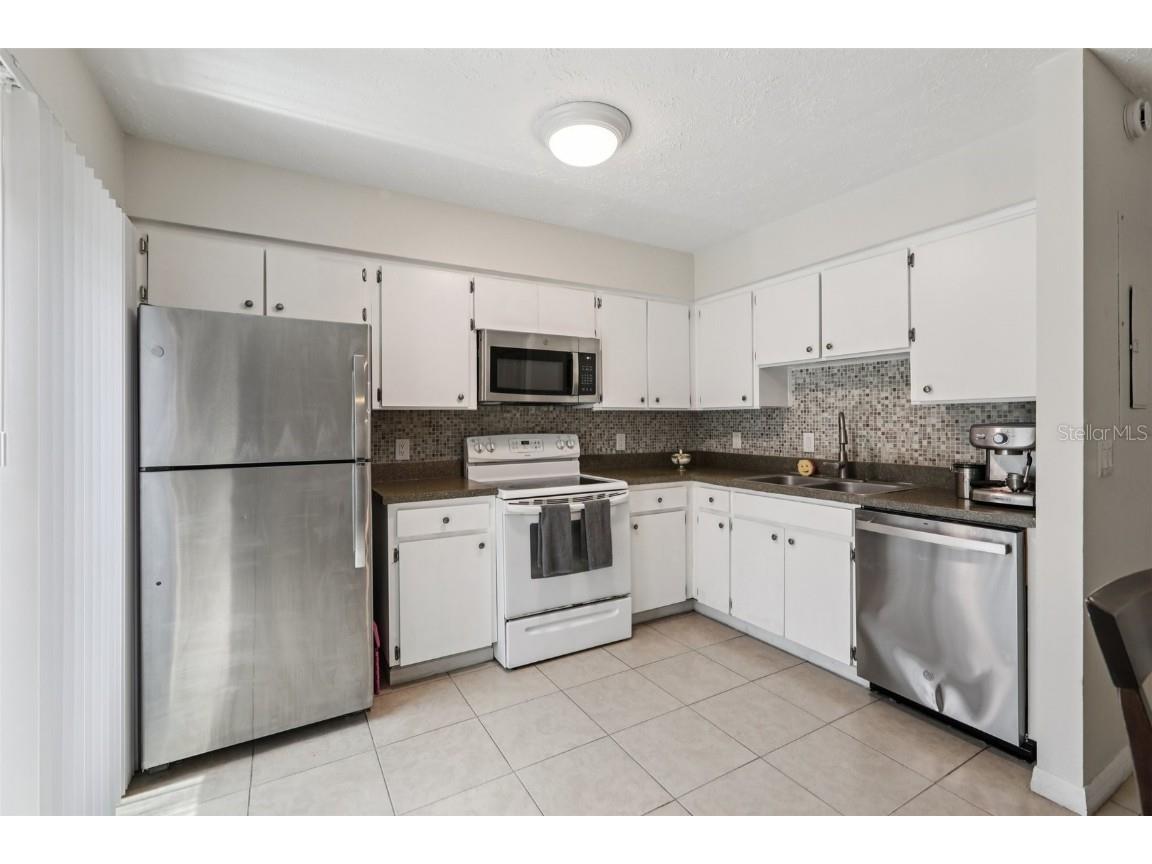 9456 Forest Hills Circle Tampa FL 33612 TB8412329 image2