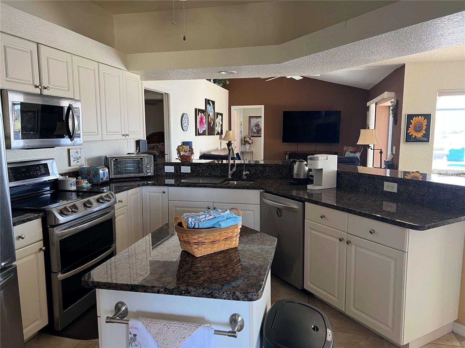 9458 Melody Circle Port Charlotte FL 33981 - SOUTH GULF COVE WATERWAY D6146226 image10