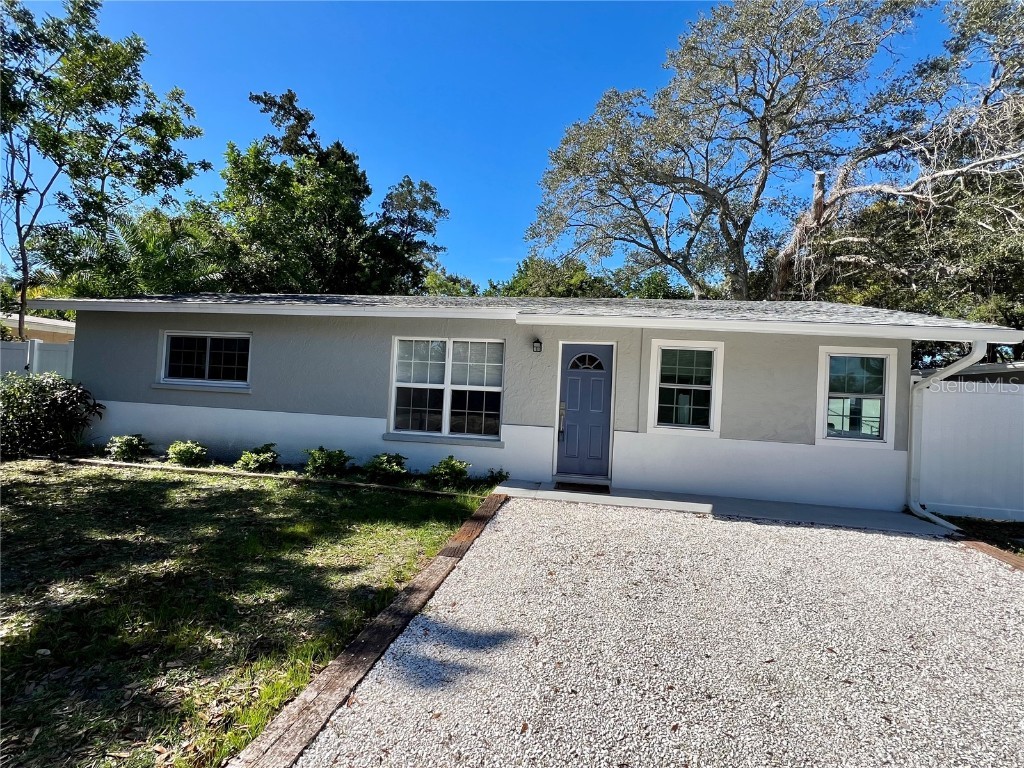 946 Charlotte Avenue Sarasota FL 34237 C7483648 image1