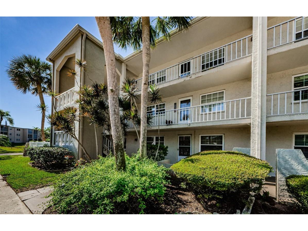 946 Virginia Street #201 Dunedin FL 34698 U8195340 image1