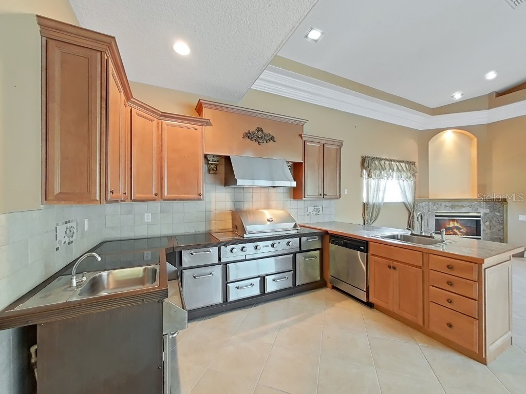 9460 Bearfoot Trail Weeki Wachee FL 34613 TB8369472 image16