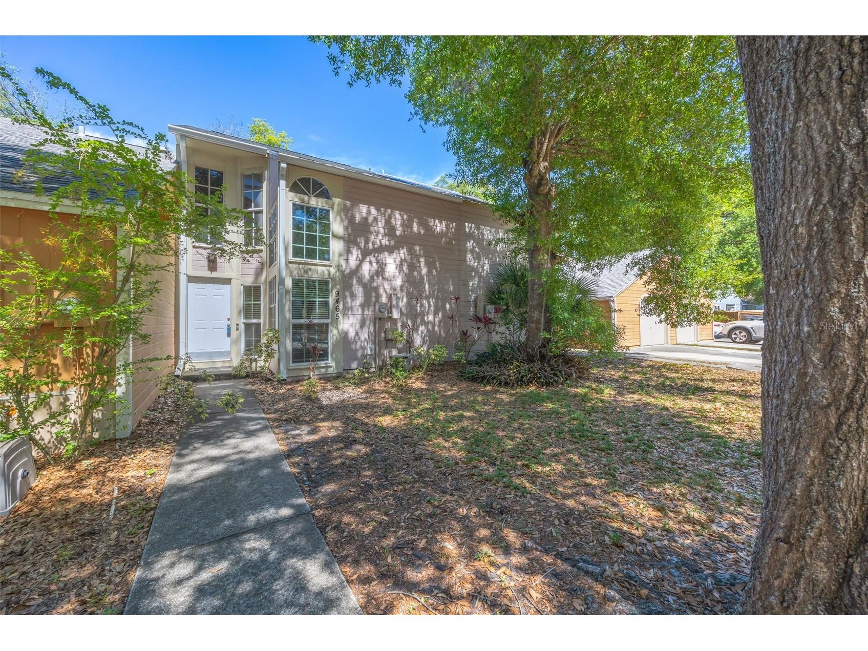 9465 Forest Hills Circle Tampa FL 33612 TB8479793 image1