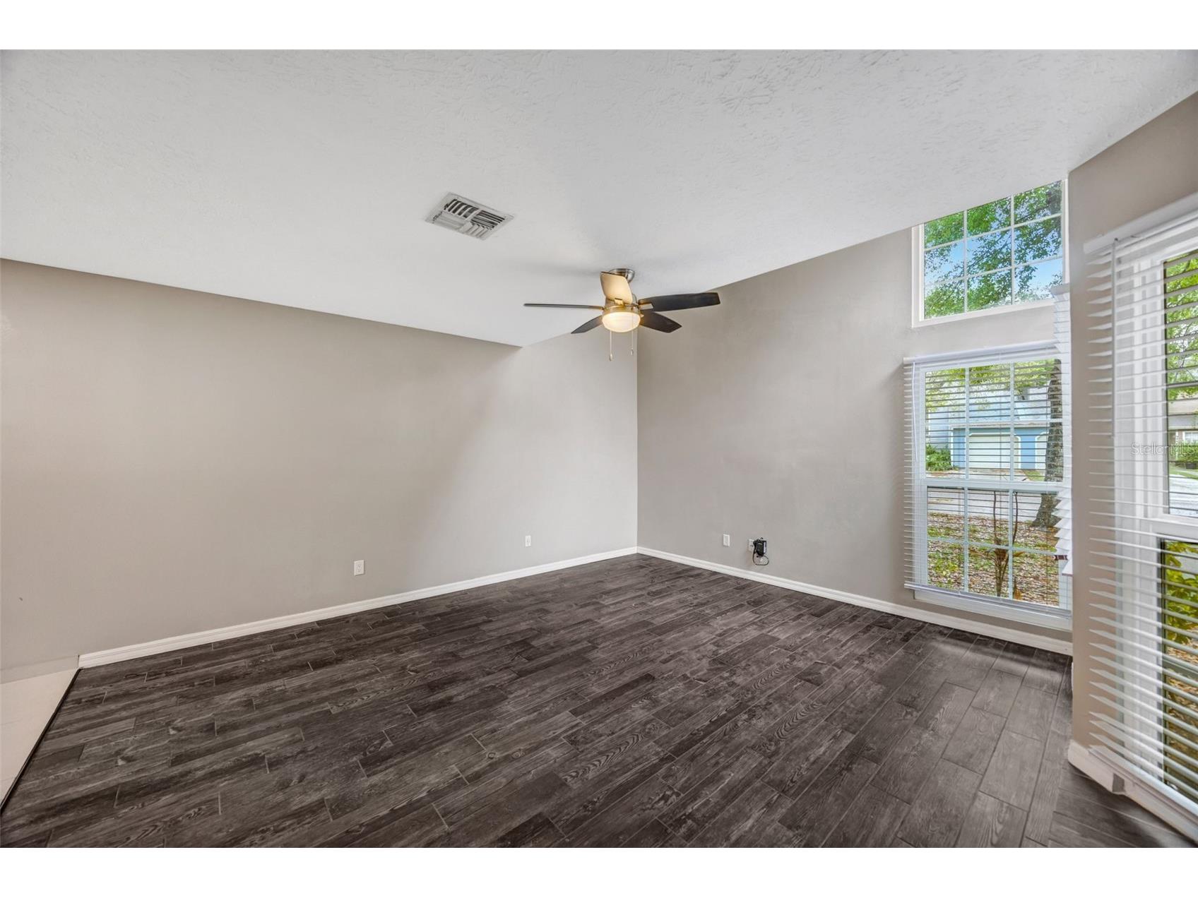 9465 Forest Hills Circle Tampa FL 33612 TB8479793 image17
