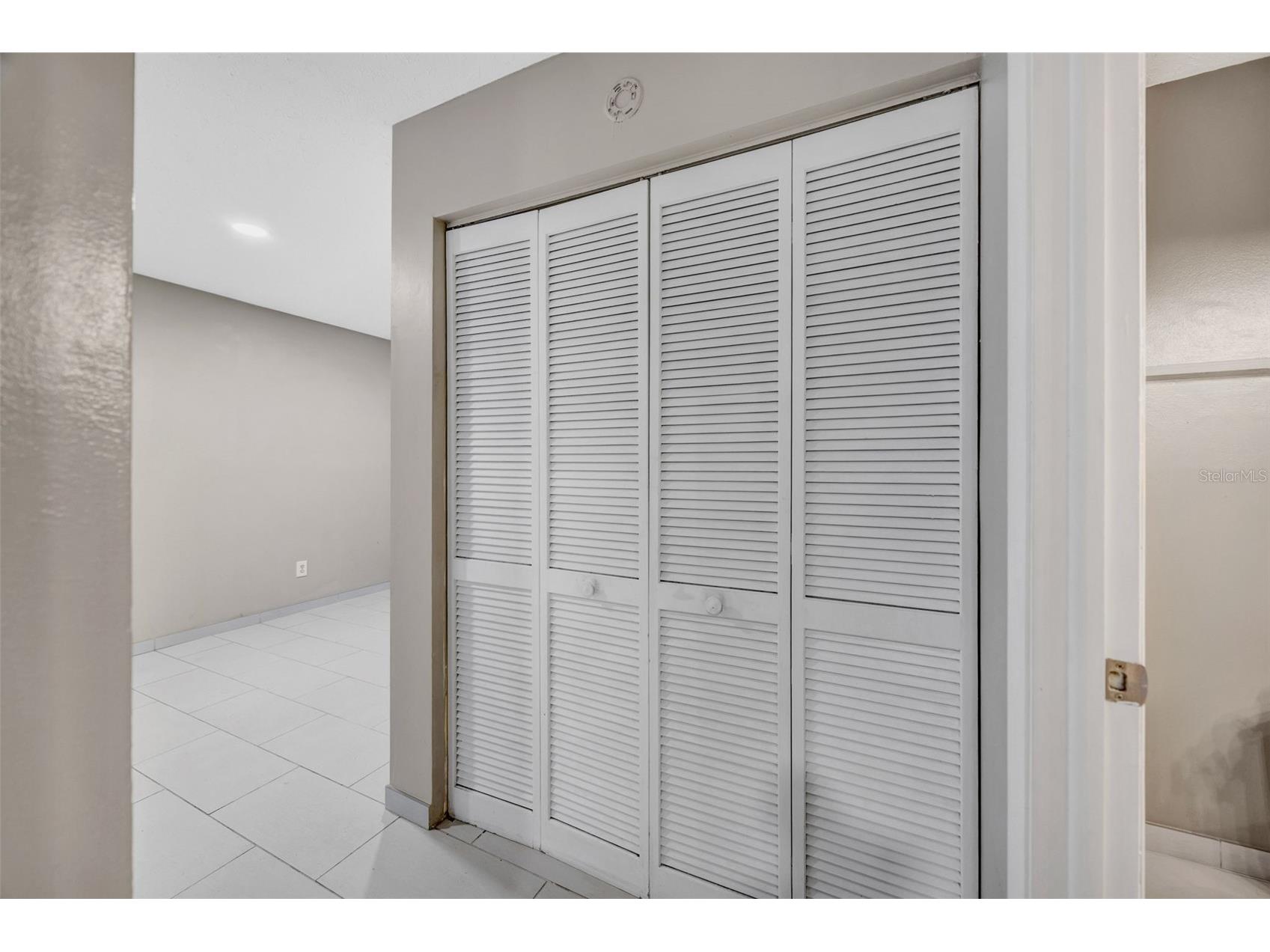 9465 Forest Hills Circle Tampa FL 33612 TB8479793 image31