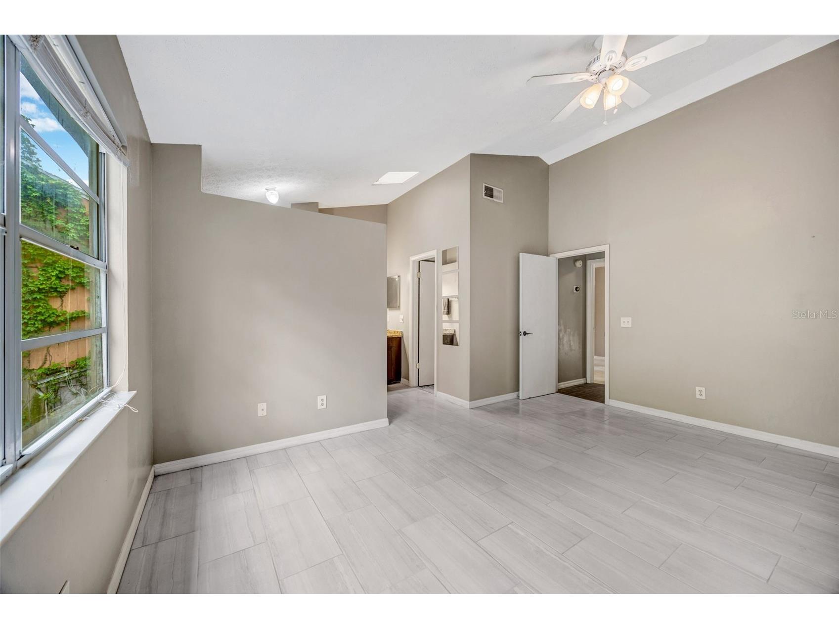 9465 Forest Hills Circle Tampa FL 33612 TB8479793 image35