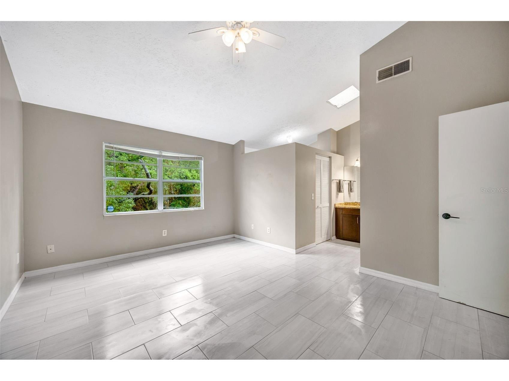 9465 Forest Hills Circle Tampa FL 33612 TB8479793 image38