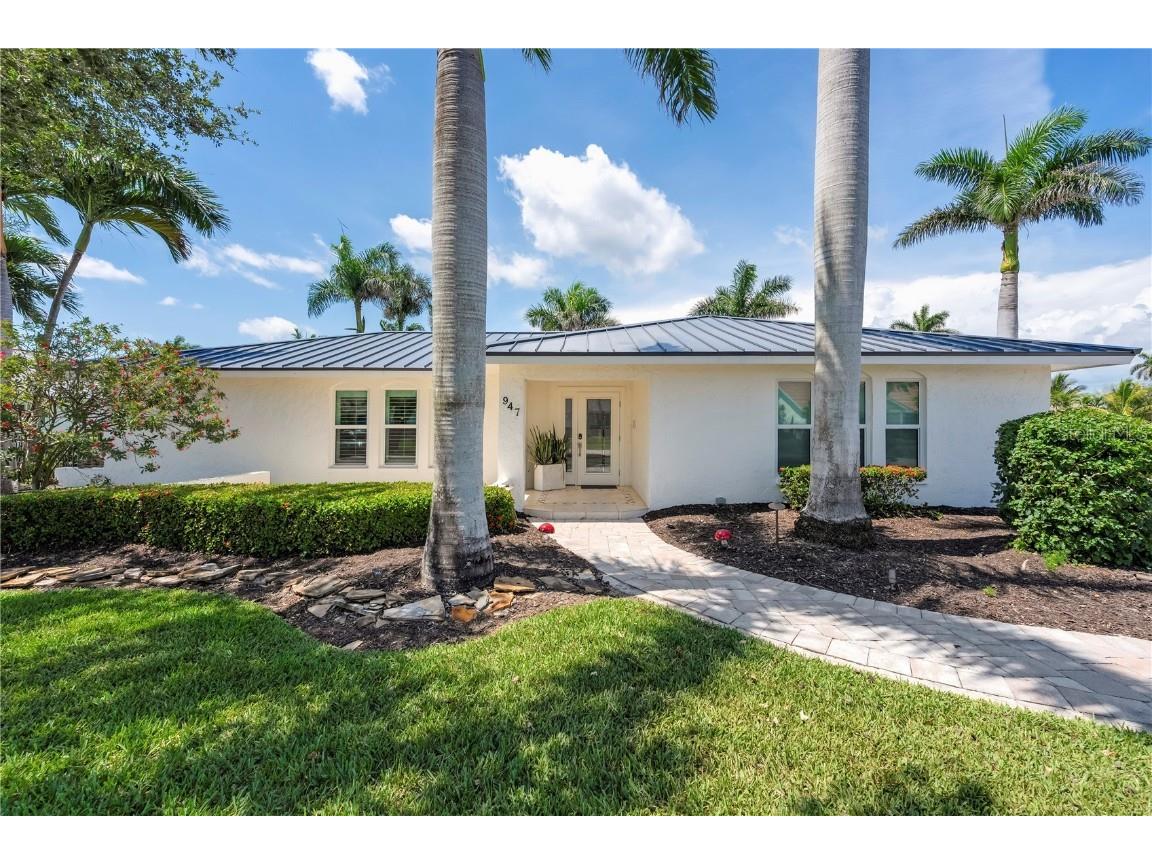 947 S Town And River Drive Fort Myers FL 33919 C7510419 image1